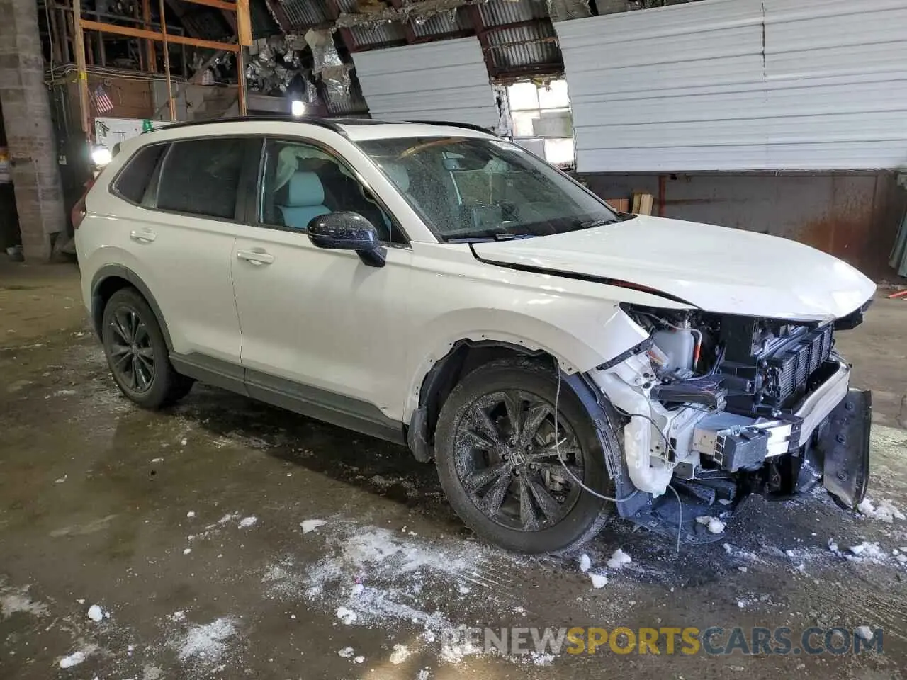 4 Photograph of a damaged car 2HKRS6H92SH808718 HONDA CRV 2025