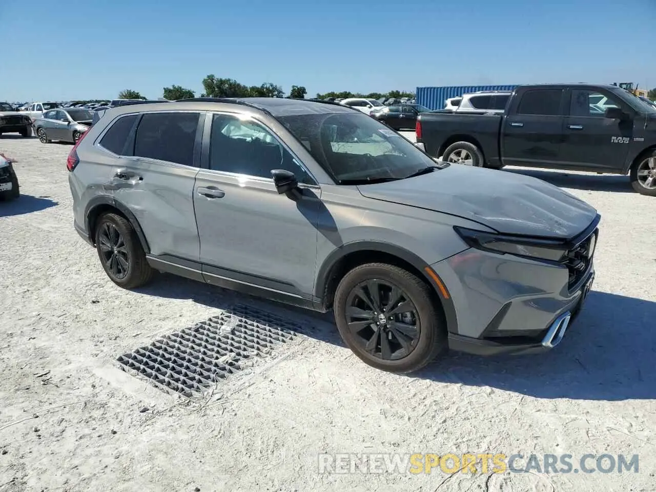 4 Photograph of a damaged car 2HKRS6H99SH801782 HONDA CRV 2025