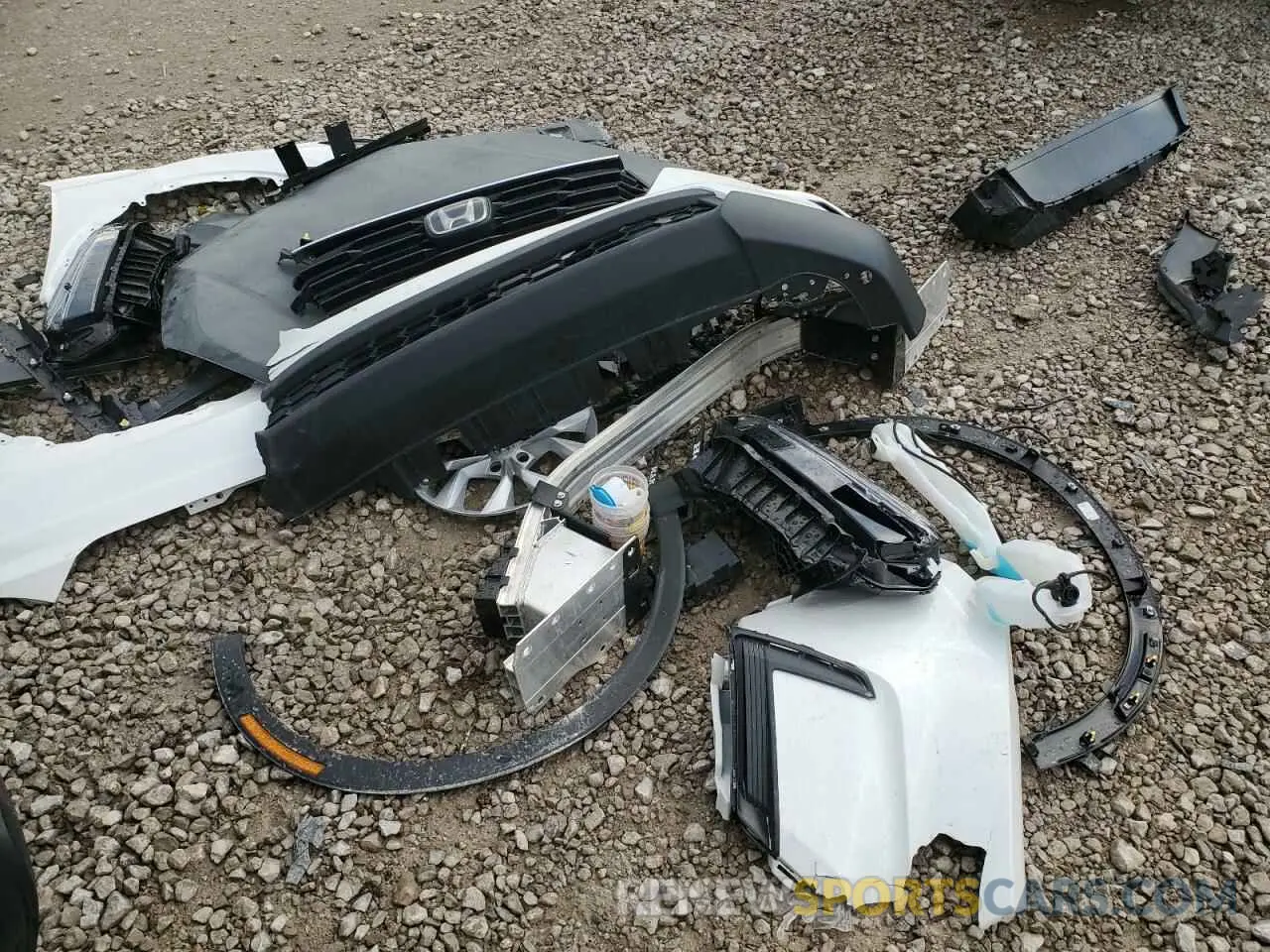 15 Photograph of a damaged car 5J6RS4H24SL001873 HONDA CRV 2025