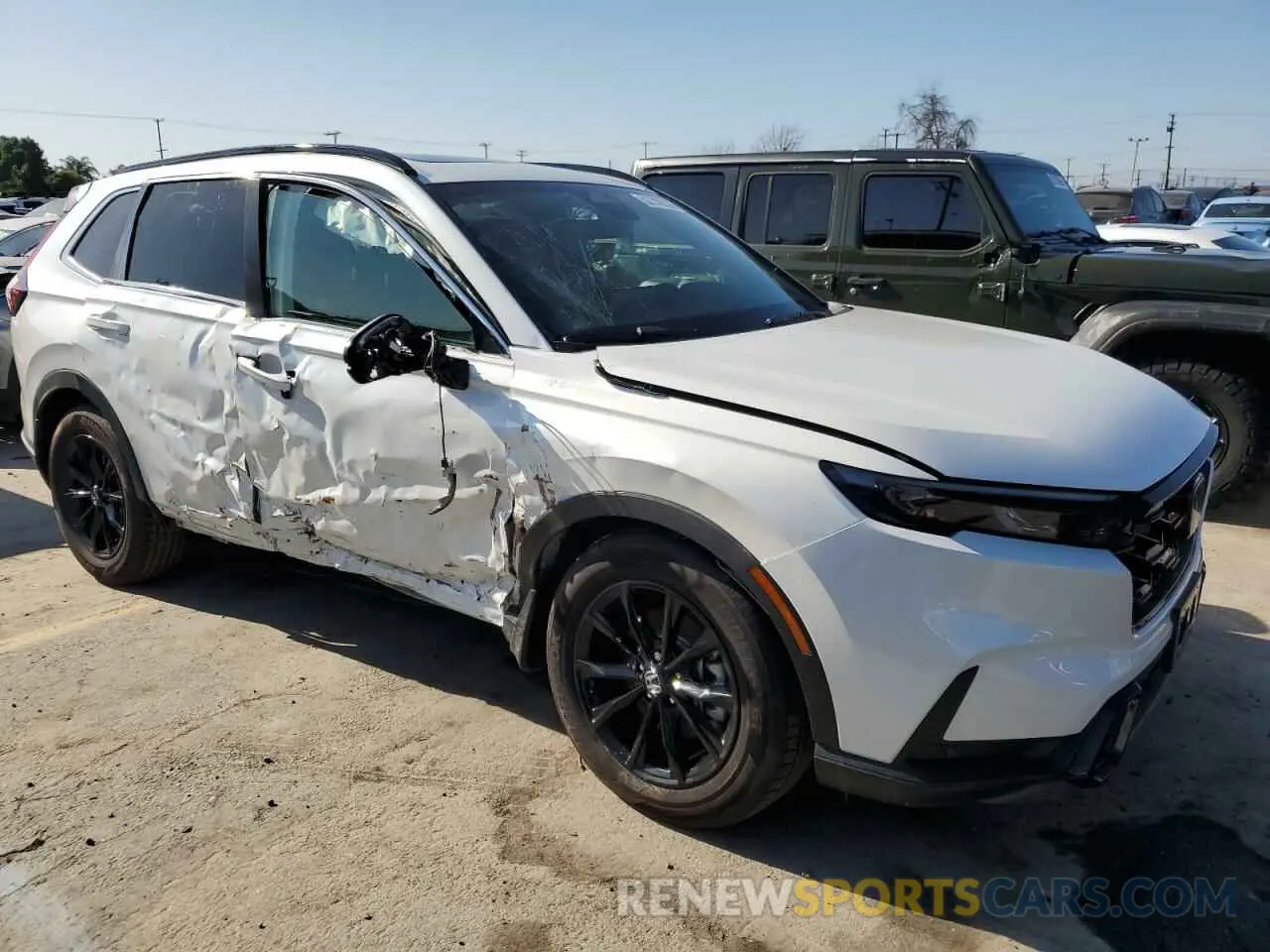4 Photograph of a damaged car 7FARS5H81SE014135 HONDA CRV 2025