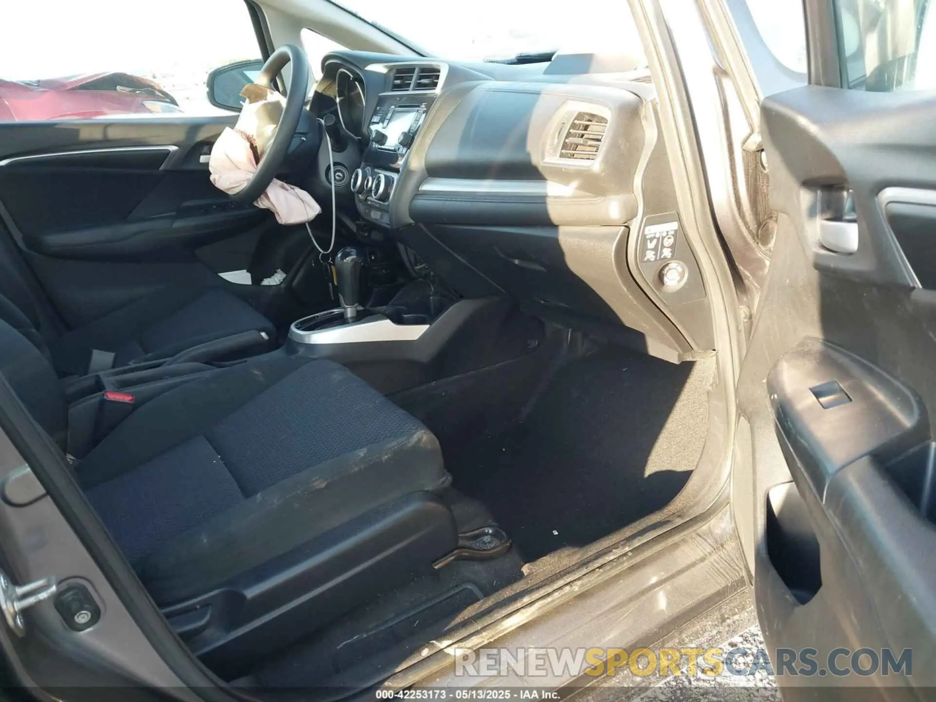 5 Photograph of a damaged car 3HGGK5855KM004455 HONDA FIT 2019