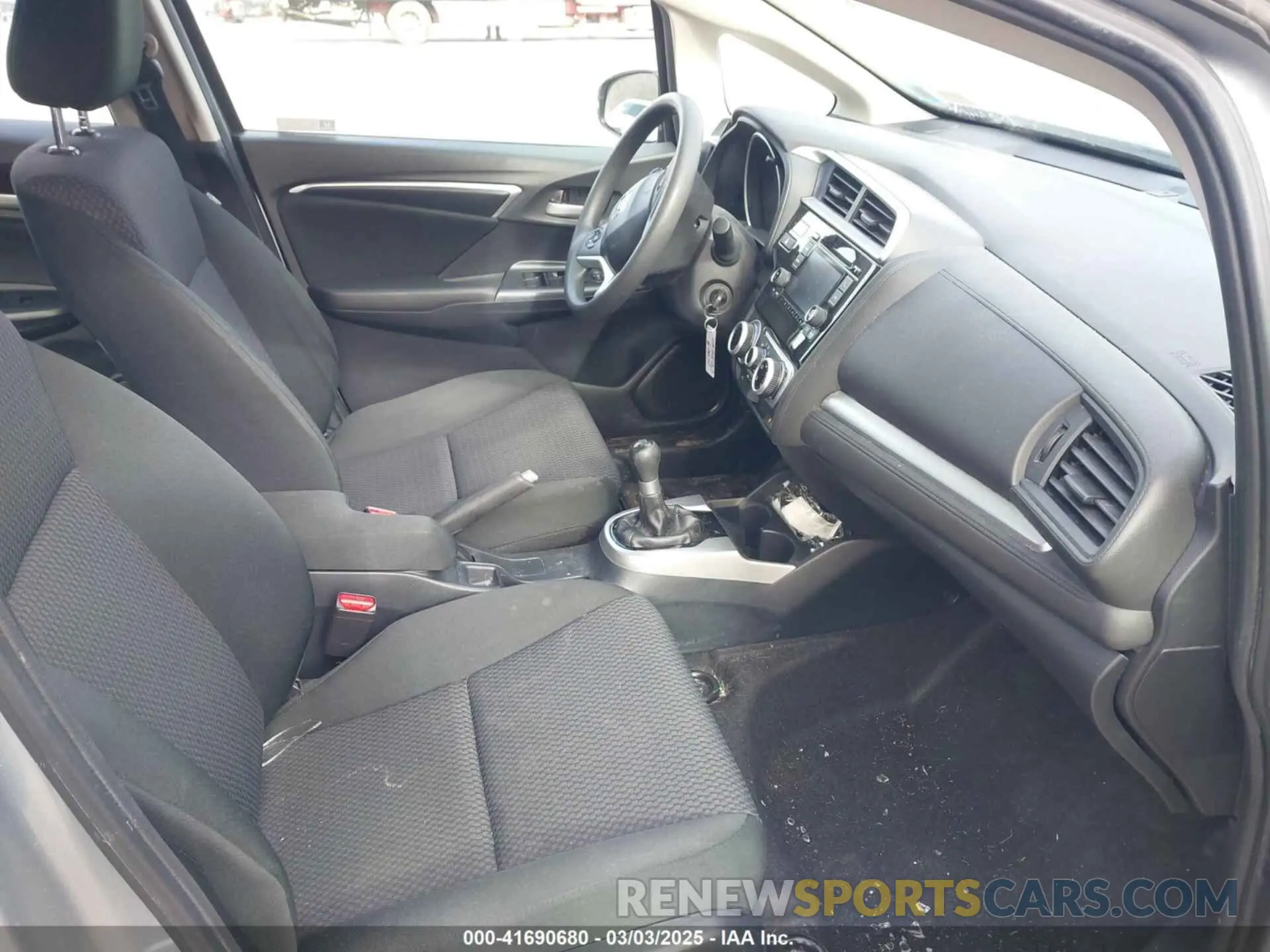 5 Photograph of a damaged car 3HGGK5G43KM726127 HONDA FIT 2019