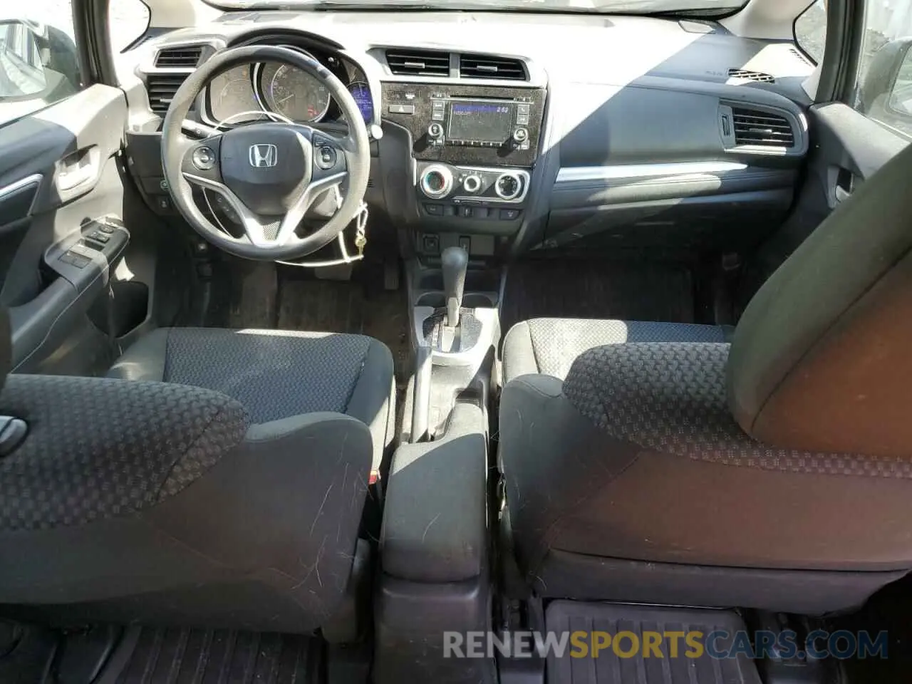 8 Photograph of a damaged car 3HGGK5H40KM738203 HONDA FIT 2019