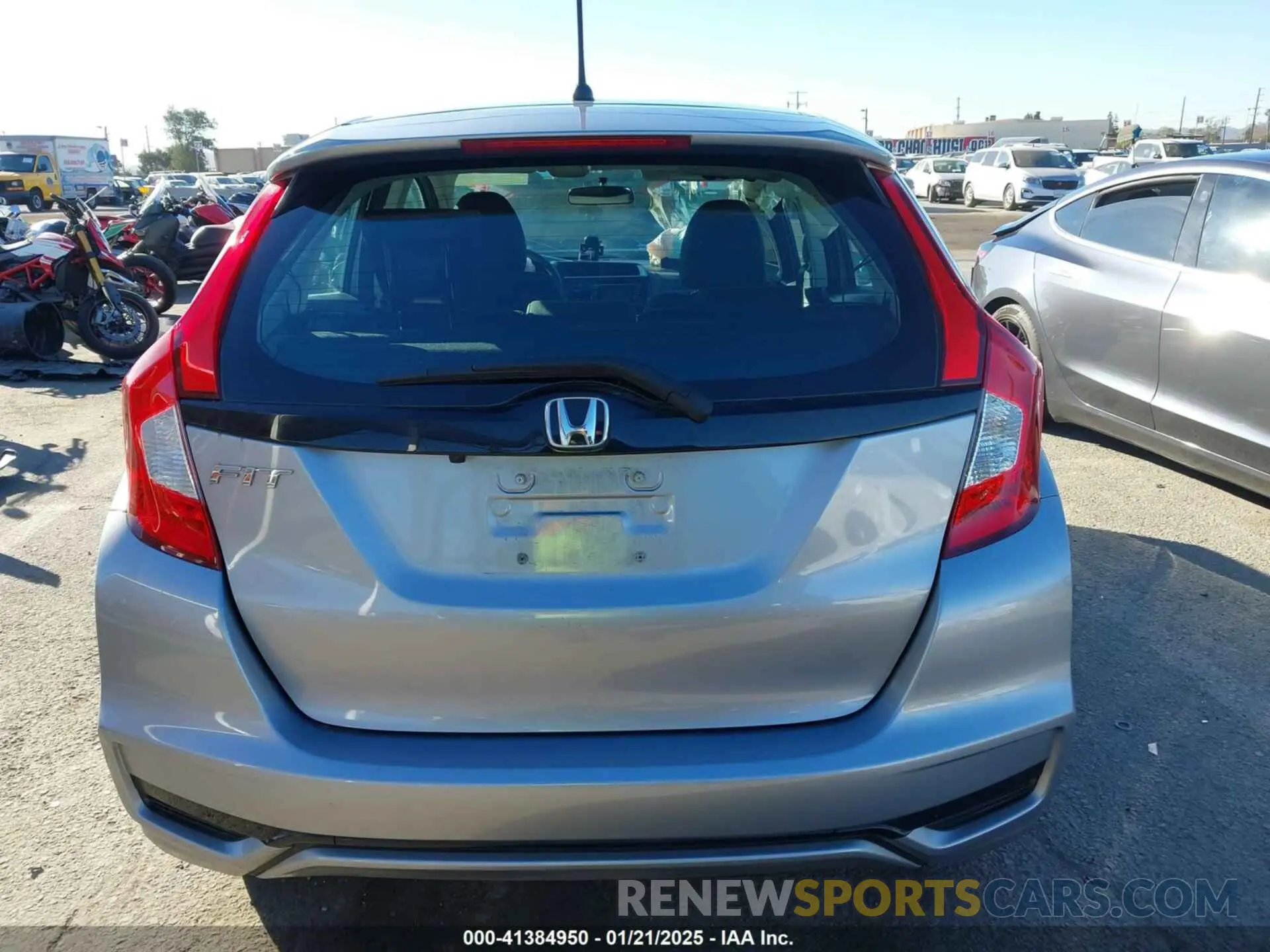 17 Photograph of a damaged car 3HGGK5H41KM718882 HONDA FIT 2019