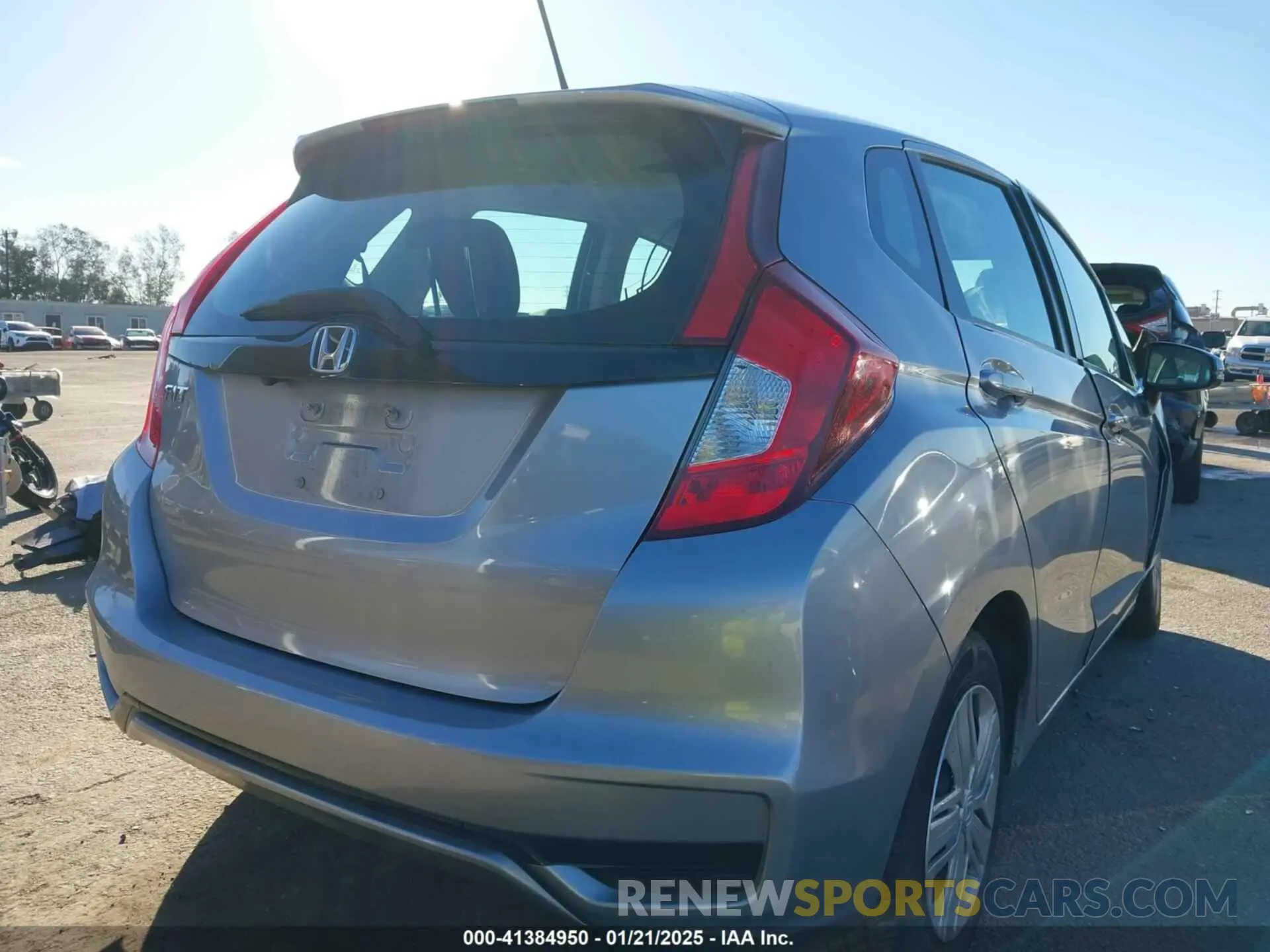 4 Photograph of a damaged car 3HGGK5H41KM718882 HONDA FIT 2019
