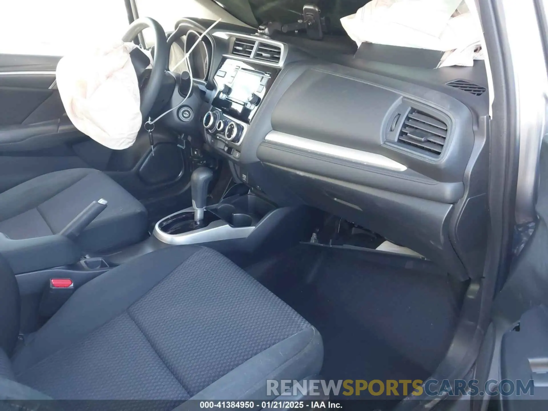 5 Photograph of a damaged car 3HGGK5H41KM718882 HONDA FIT 2019