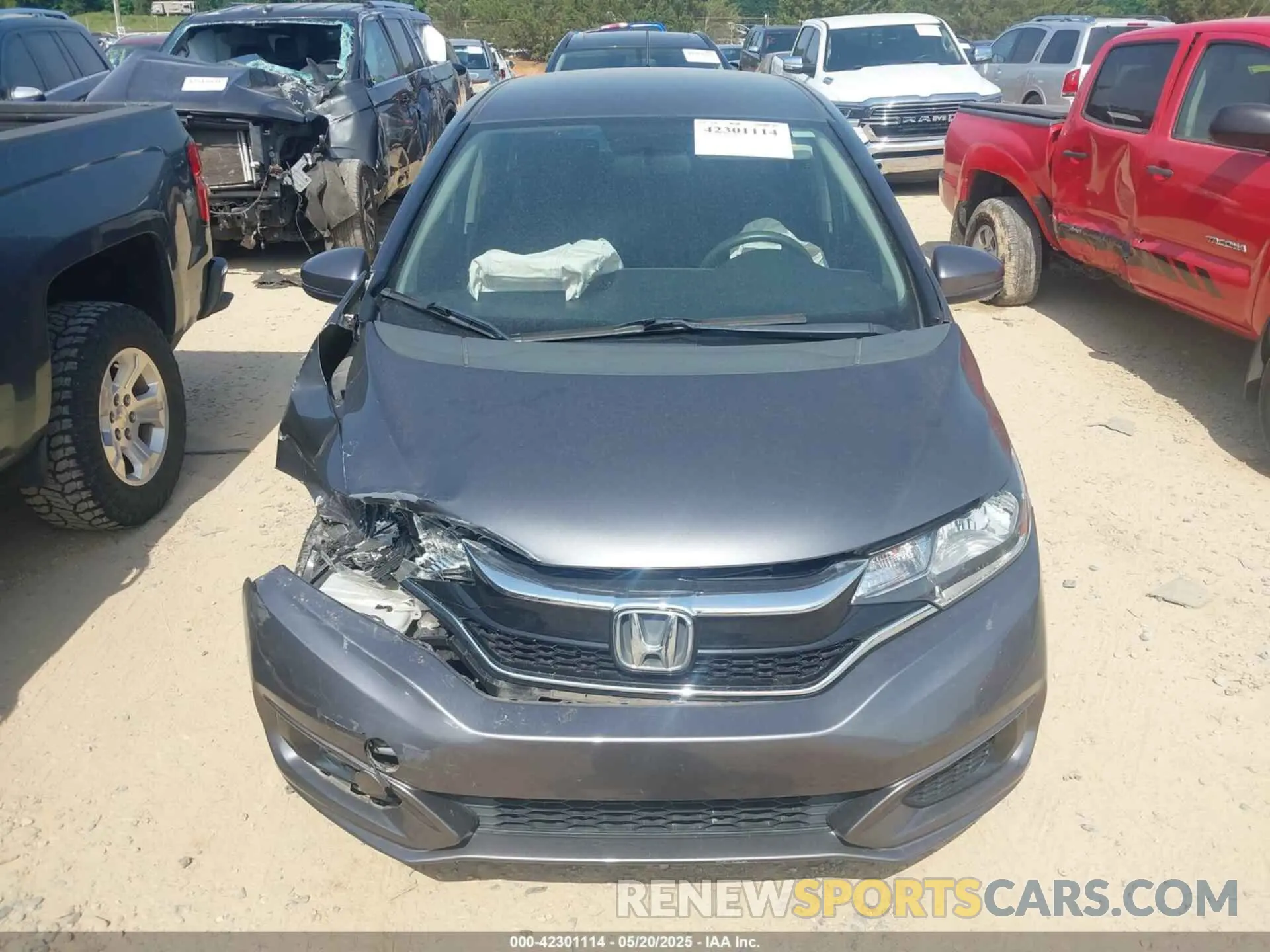 12 Photograph of a damaged car 3HGGK5H42KM711424 HONDA FIT 2019
