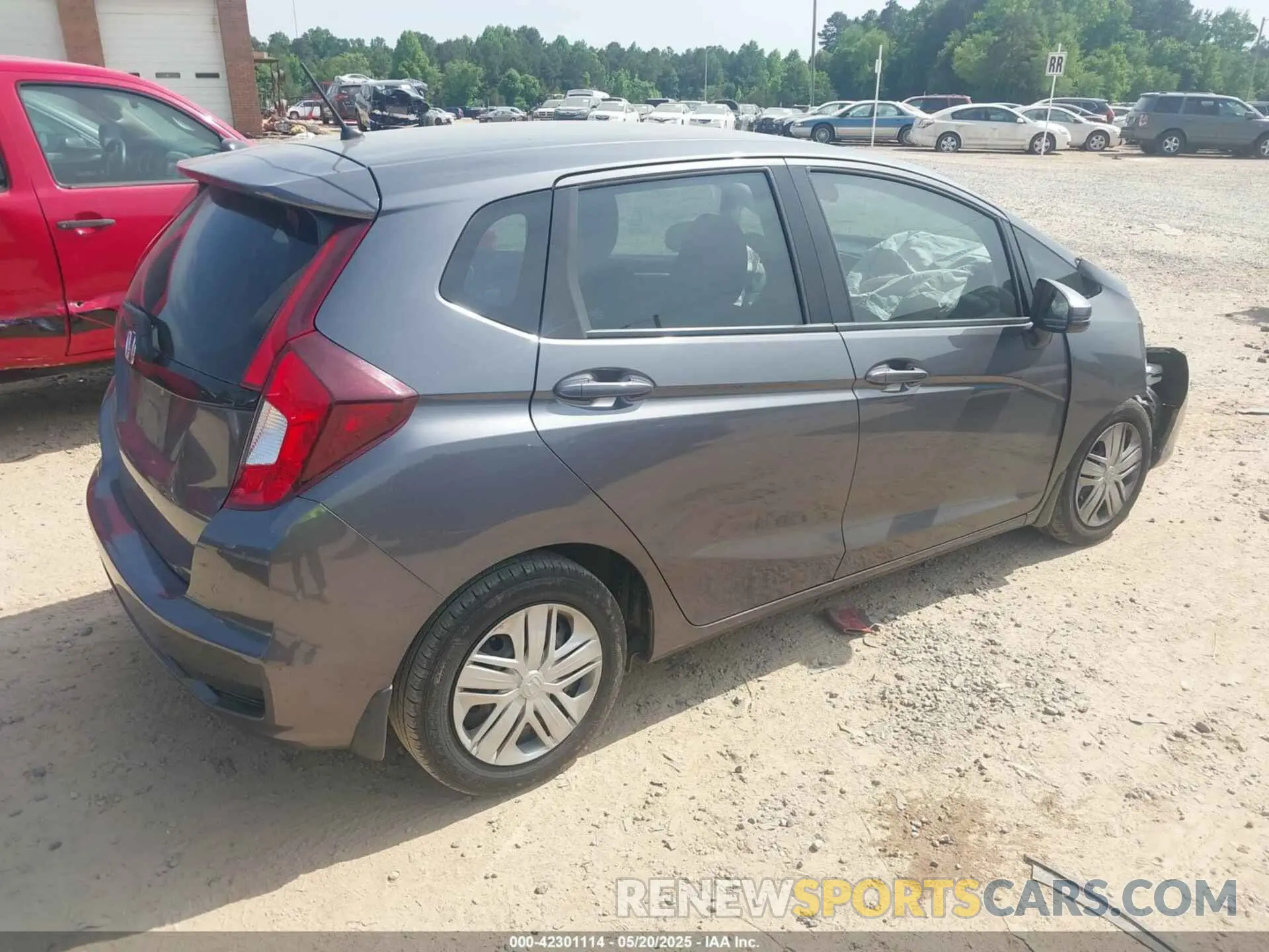4 Photograph of a damaged car 3HGGK5H42KM711424 HONDA FIT 2019