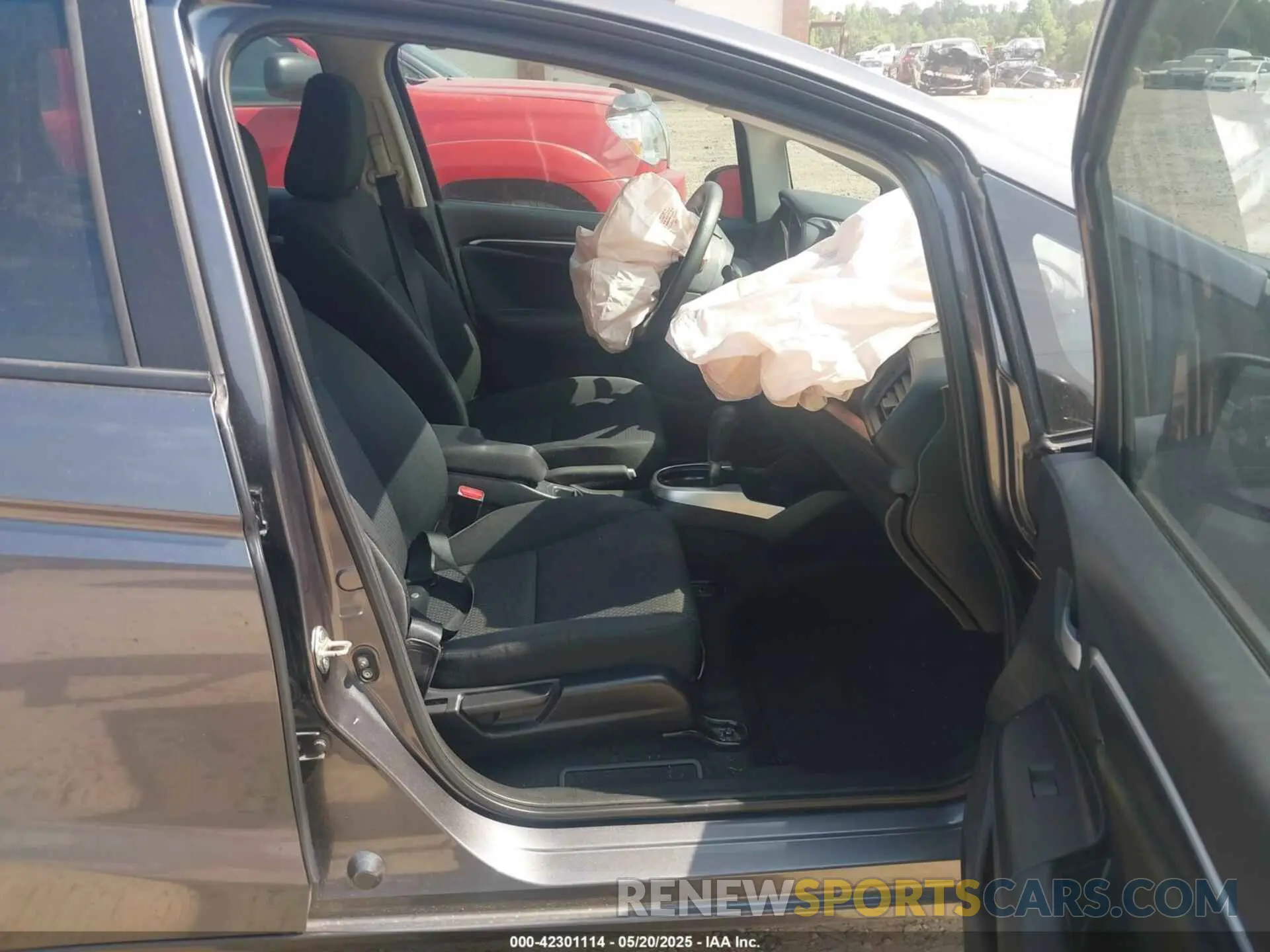 5 Photograph of a damaged car 3HGGK5H42KM711424 HONDA FIT 2019