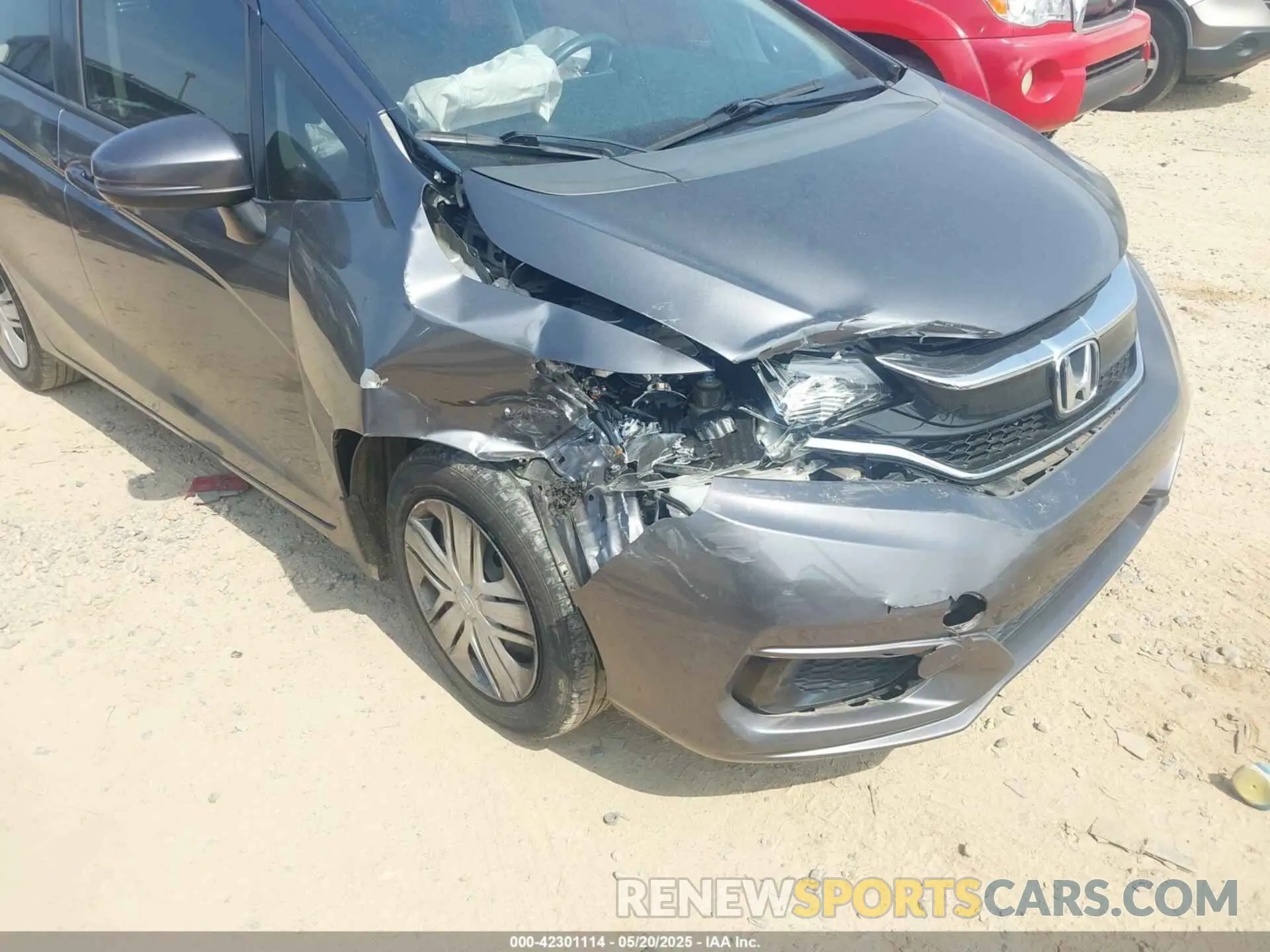 6 Photograph of a damaged car 3HGGK5H42KM711424 HONDA FIT 2019