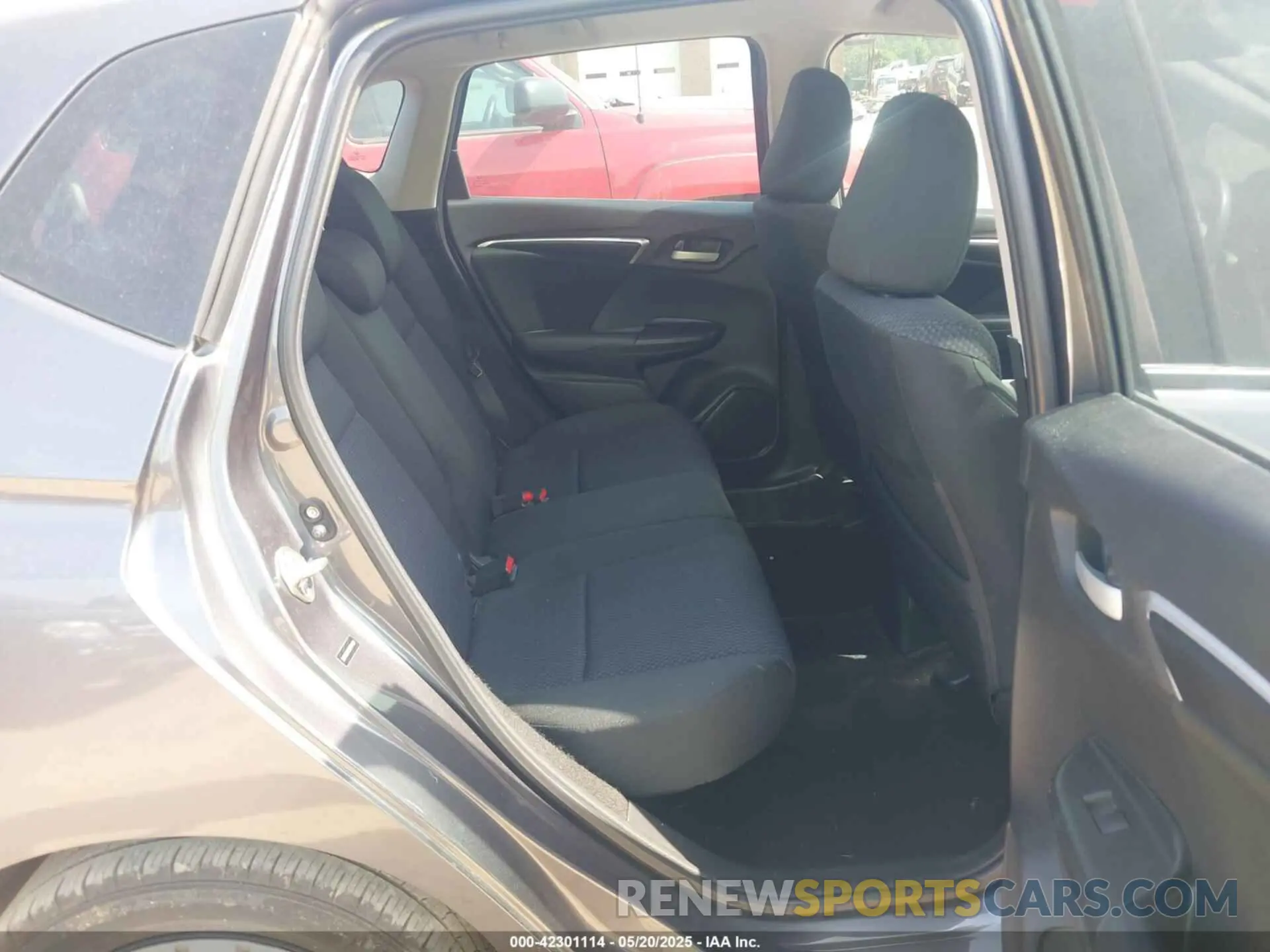 8 Photograph of a damaged car 3HGGK5H42KM711424 HONDA FIT 2019