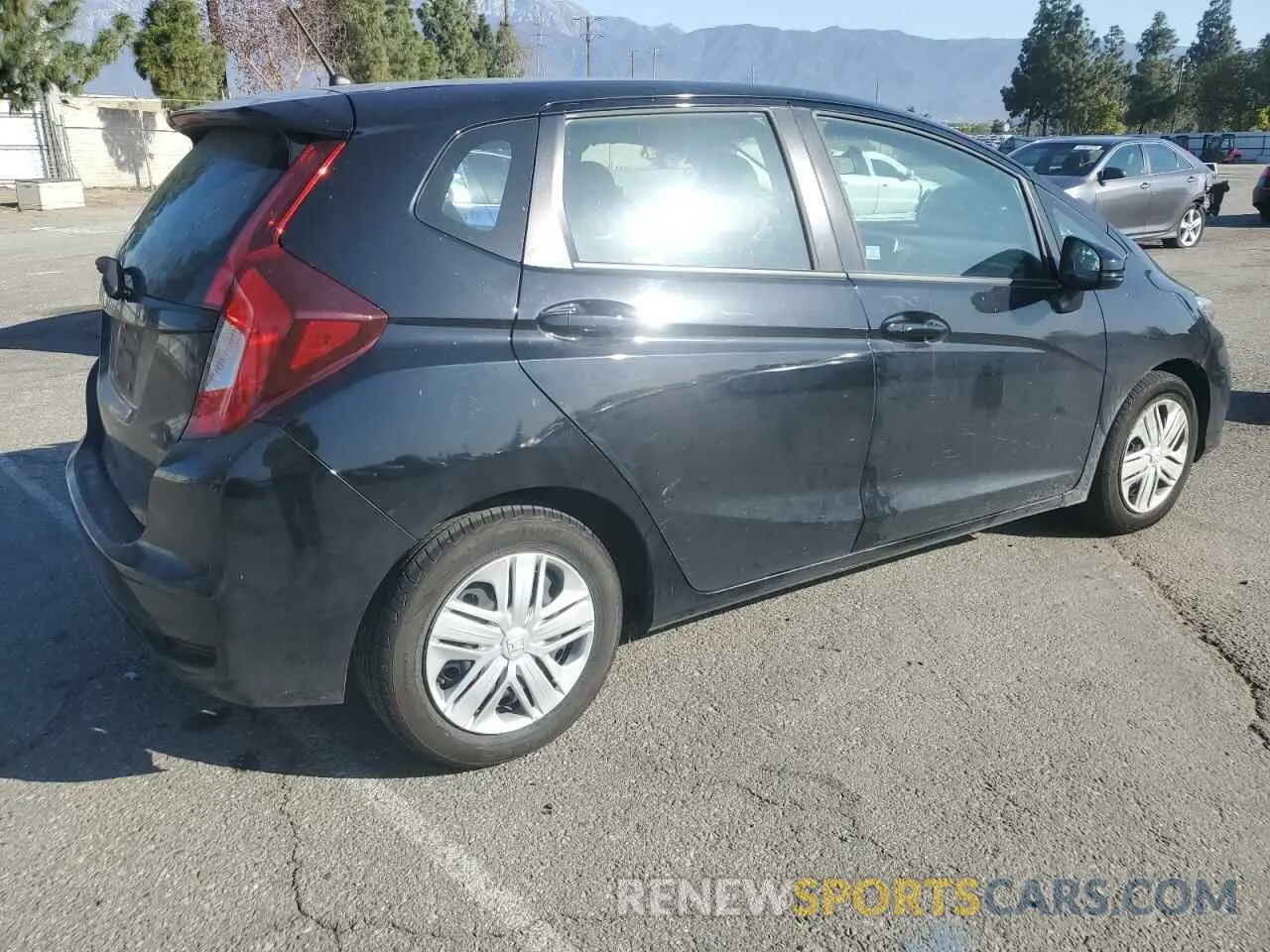 3 Photograph of a damaged car 3HGGK5H42KM727445 HONDA FIT 2019
