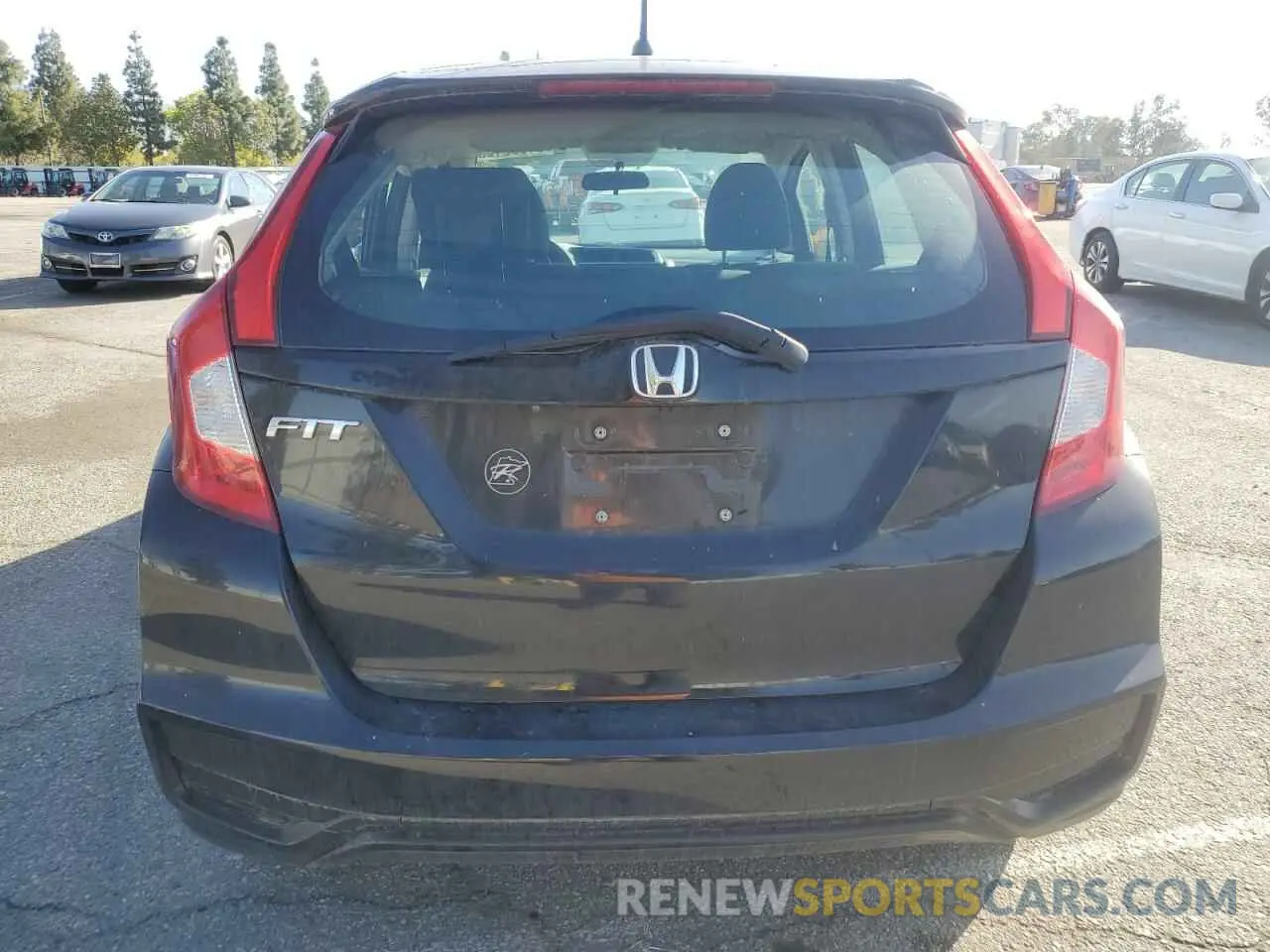 6 Photograph of a damaged car 3HGGK5H42KM727445 HONDA FIT 2019