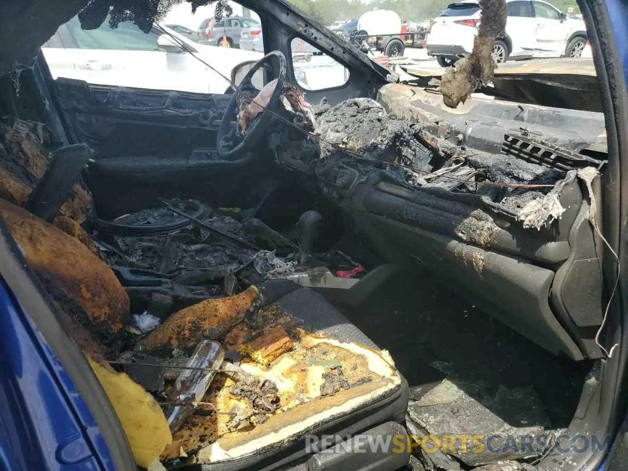 8 Photograph of a damaged car 3HGGK5H42KM742124 HONDA FIT 2019