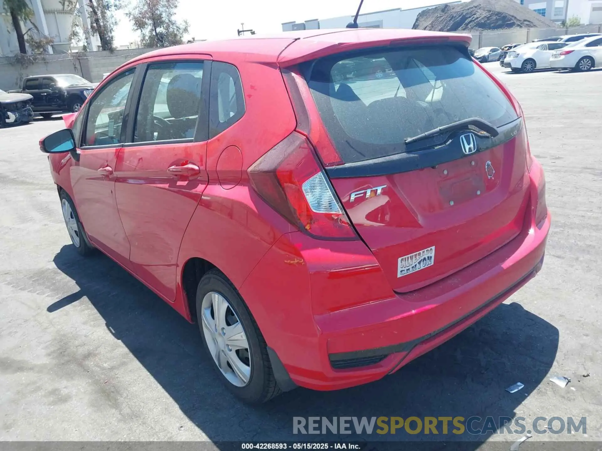 3 Photograph of a damaged car 3HGGK5H42KM742771 HONDA FIT 2019