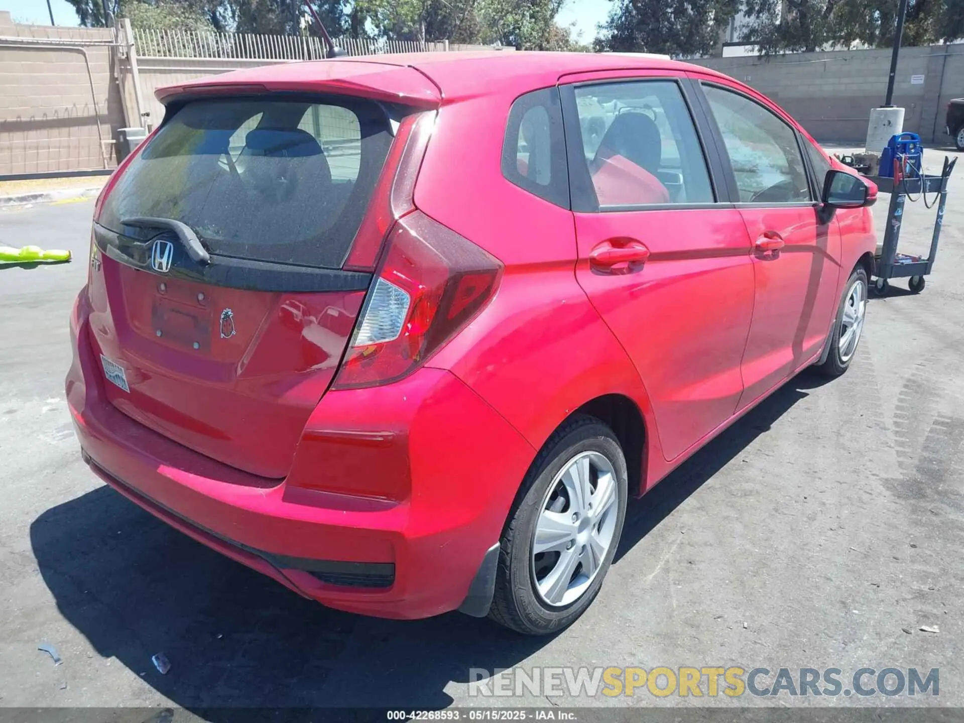 4 Photograph of a damaged car 3HGGK5H42KM742771 HONDA FIT 2019