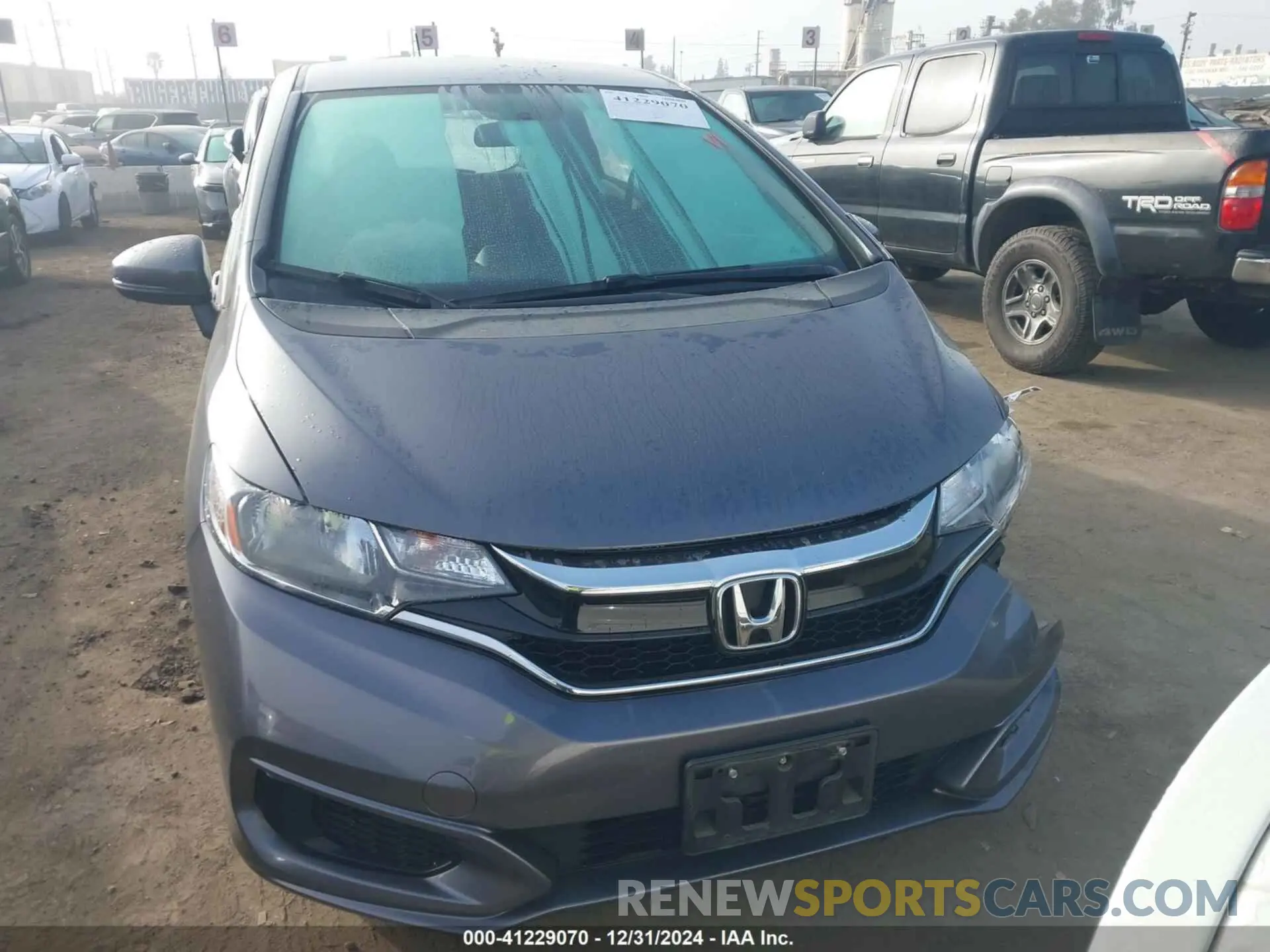 12 Photograph of a damaged car 3HGGK5H42KM746366 HONDA FIT 2019