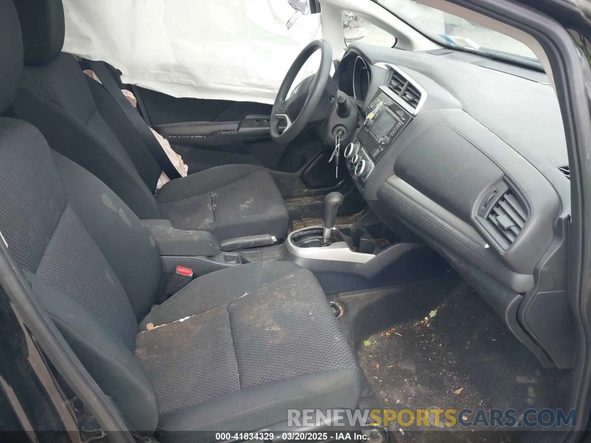 5 Photograph of a damaged car 3HGGK5H43KM710749 HONDA FIT 2019