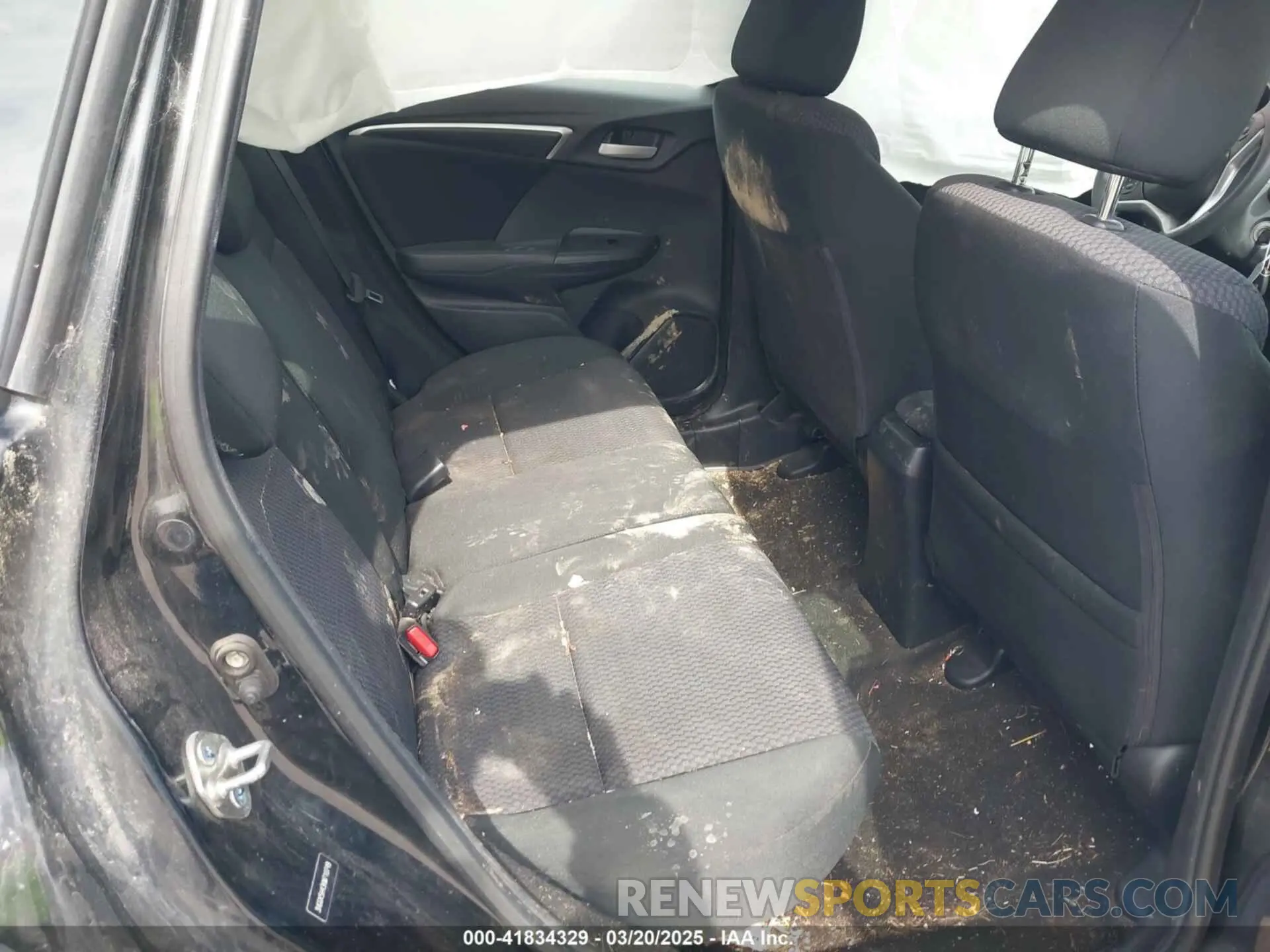 8 Photograph of a damaged car 3HGGK5H43KM710749 HONDA FIT 2019