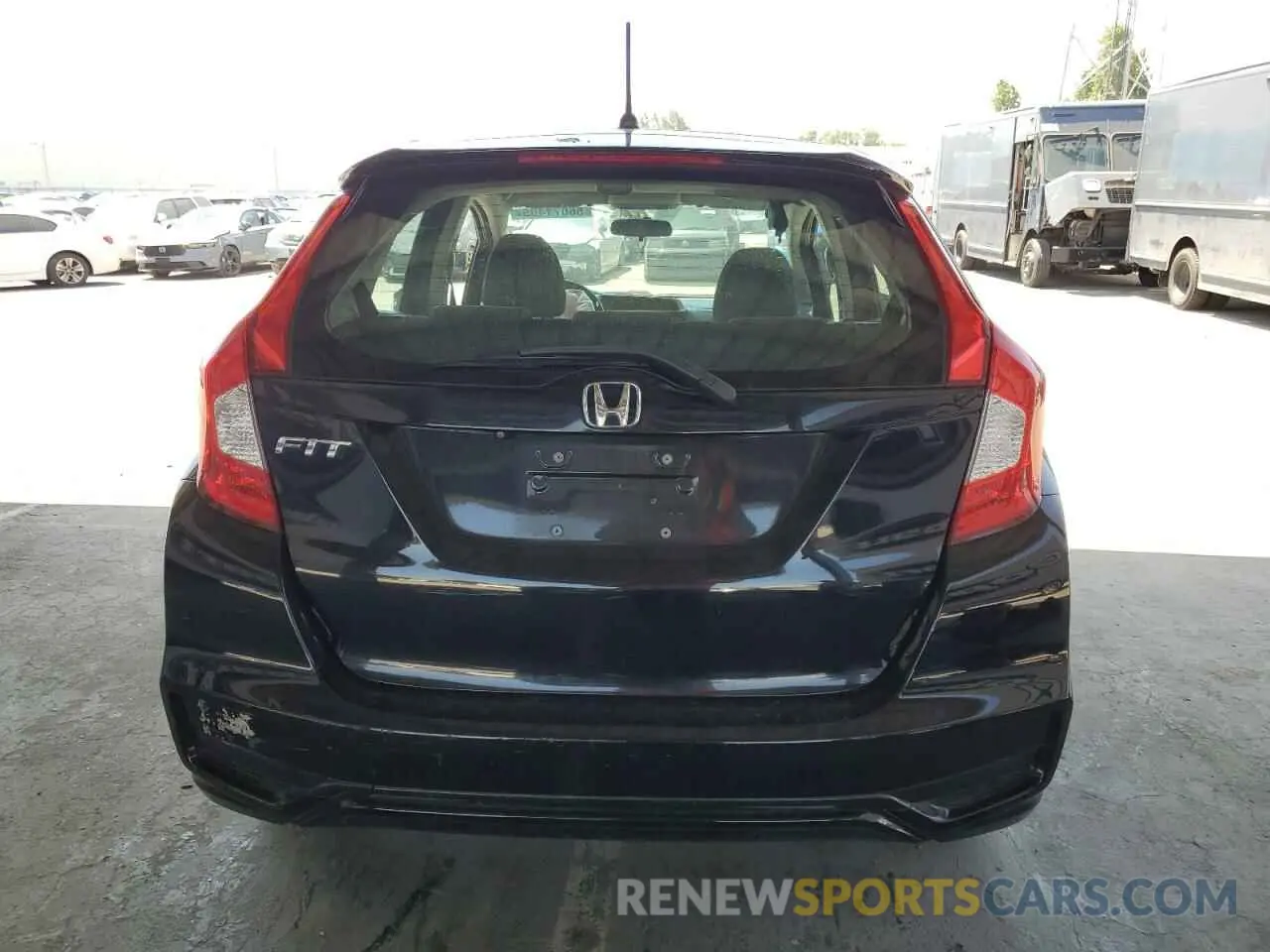 6 Photograph of a damaged car 3HGGK5H44KM700683 HONDA FIT 2019