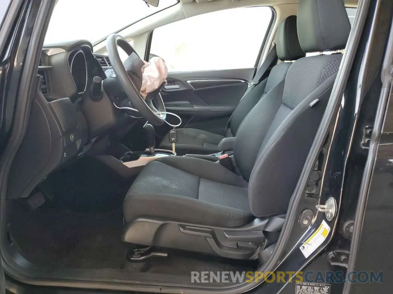 7 Photograph of a damaged car 3HGGK5H44KM700683 HONDA FIT 2019
