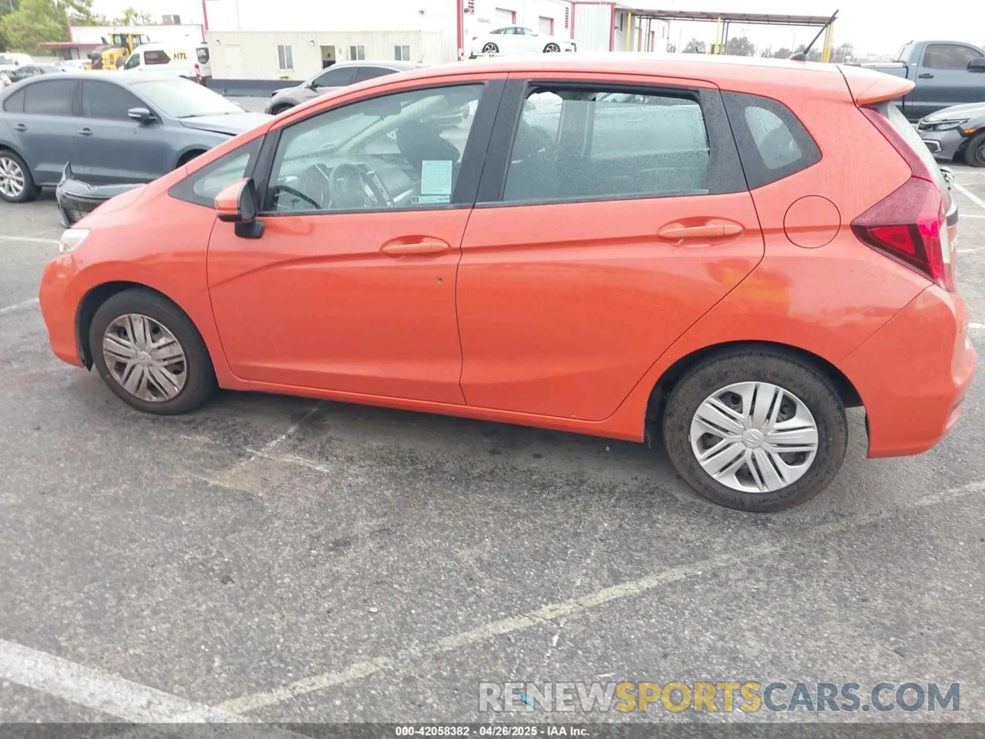 14 Photograph of a damaged car 3HGGK5H44KM703289 HONDA FIT 2019