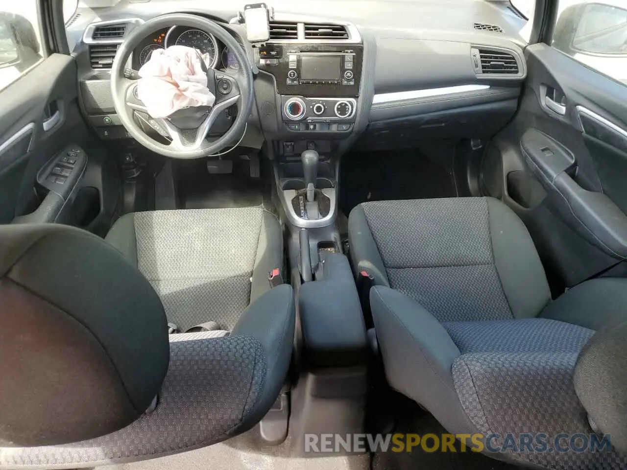 8 Photograph of a damaged car 3HGGK5H44KM713773 HONDA FIT 2019