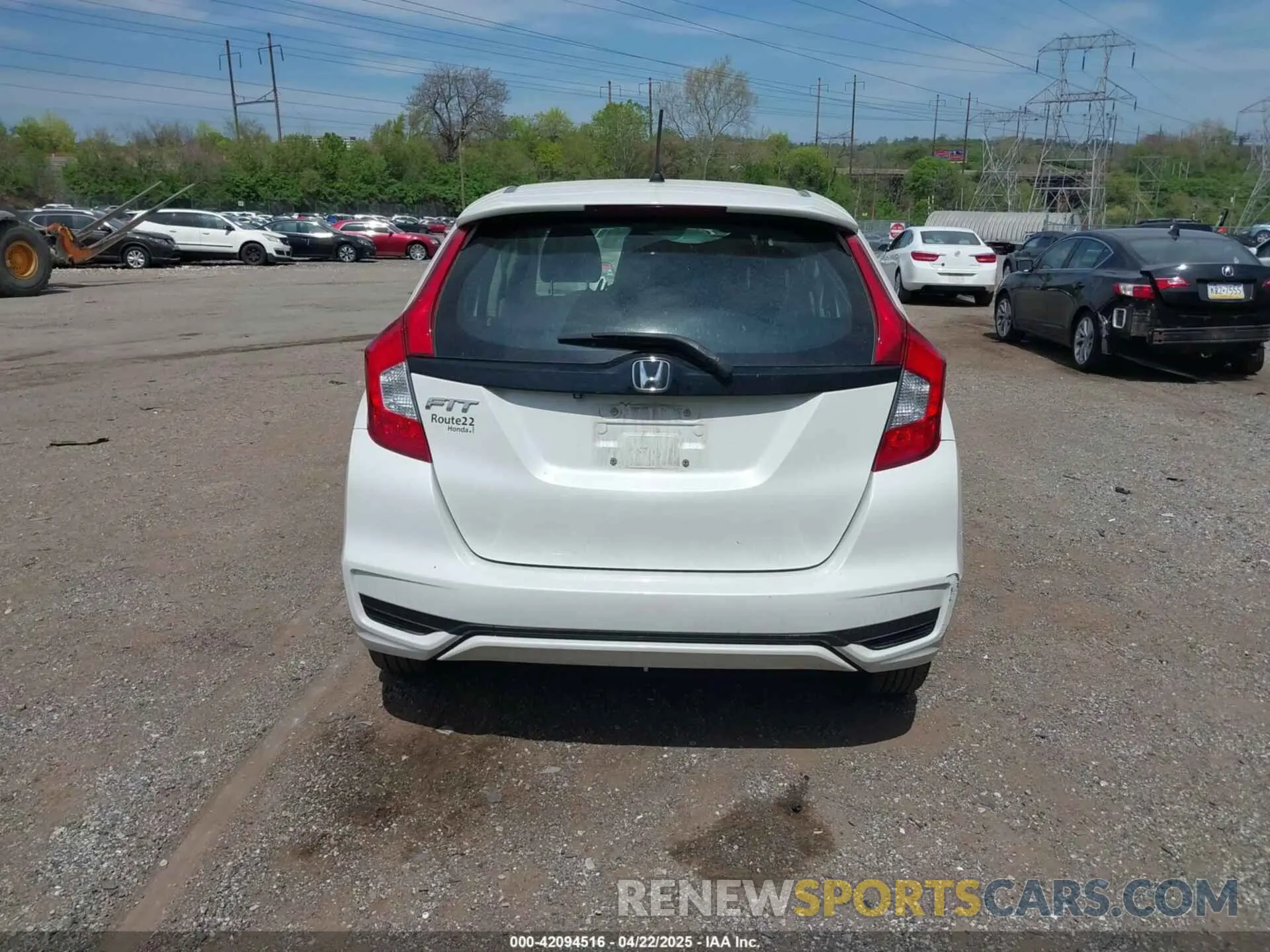17 Photograph of a damaged car 3HGGK5H44KM731612 HONDA FIT 2019