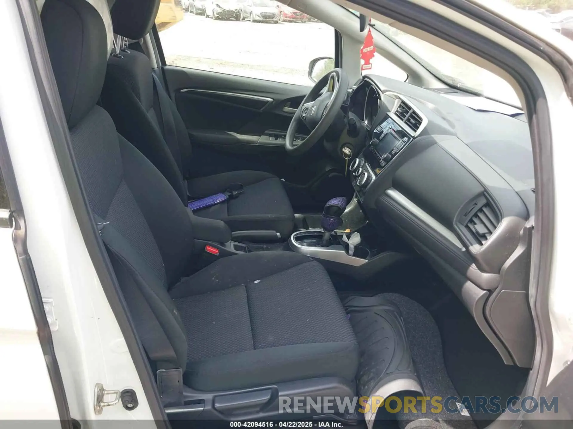 5 Photograph of a damaged car 3HGGK5H44KM731612 HONDA FIT 2019