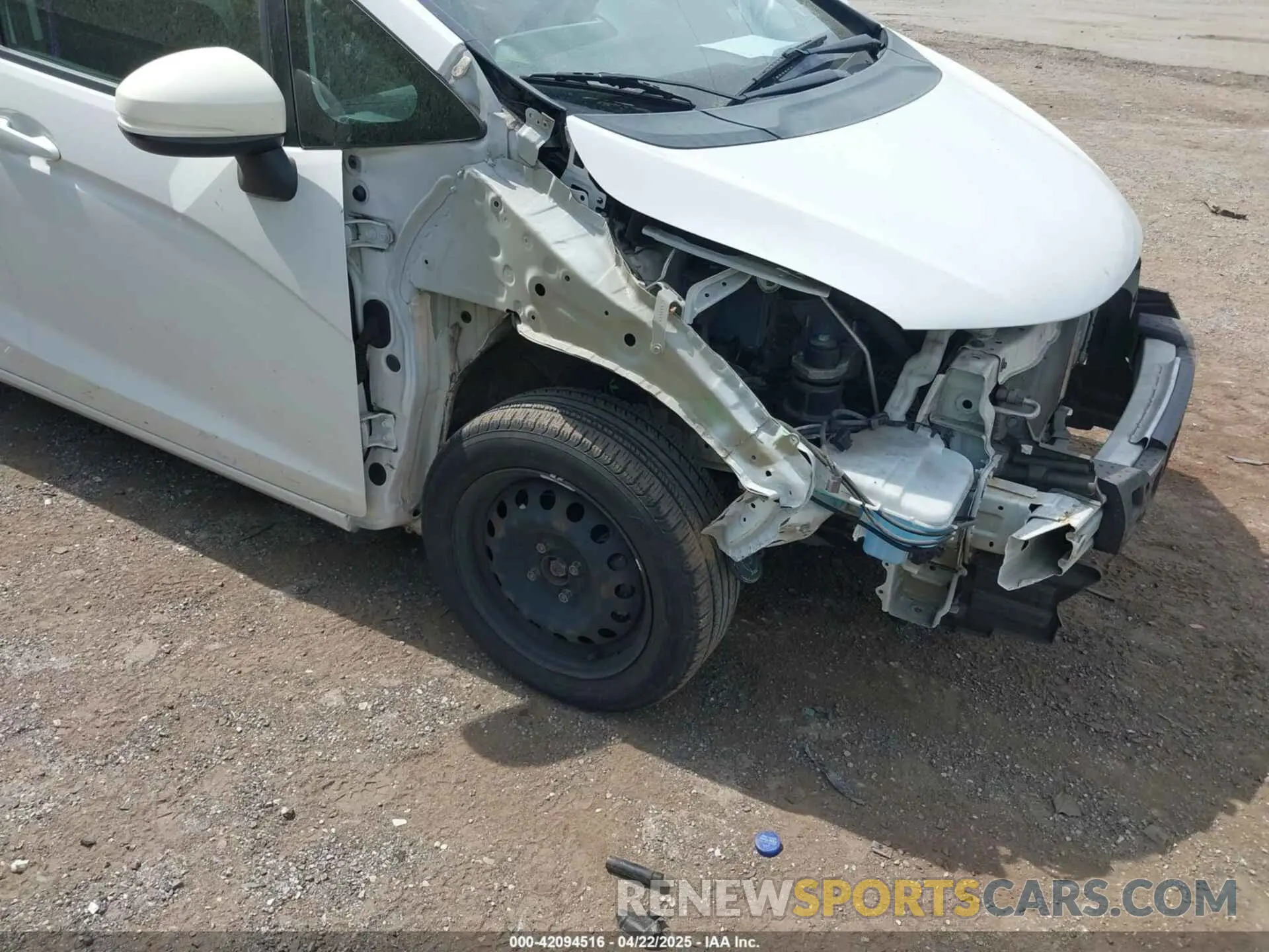 6 Photograph of a damaged car 3HGGK5H44KM731612 HONDA FIT 2019