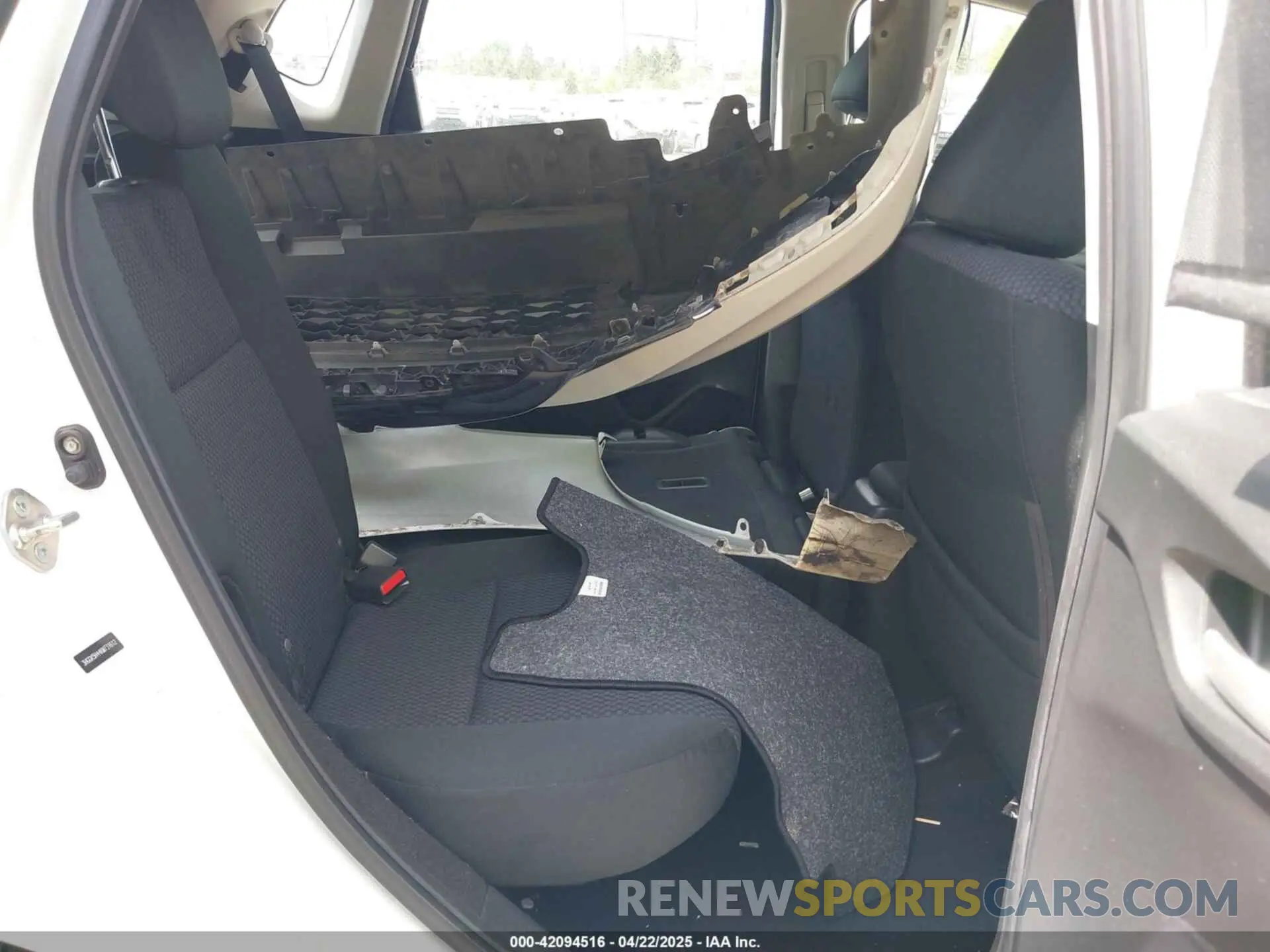 8 Photograph of a damaged car 3HGGK5H44KM731612 HONDA FIT 2019