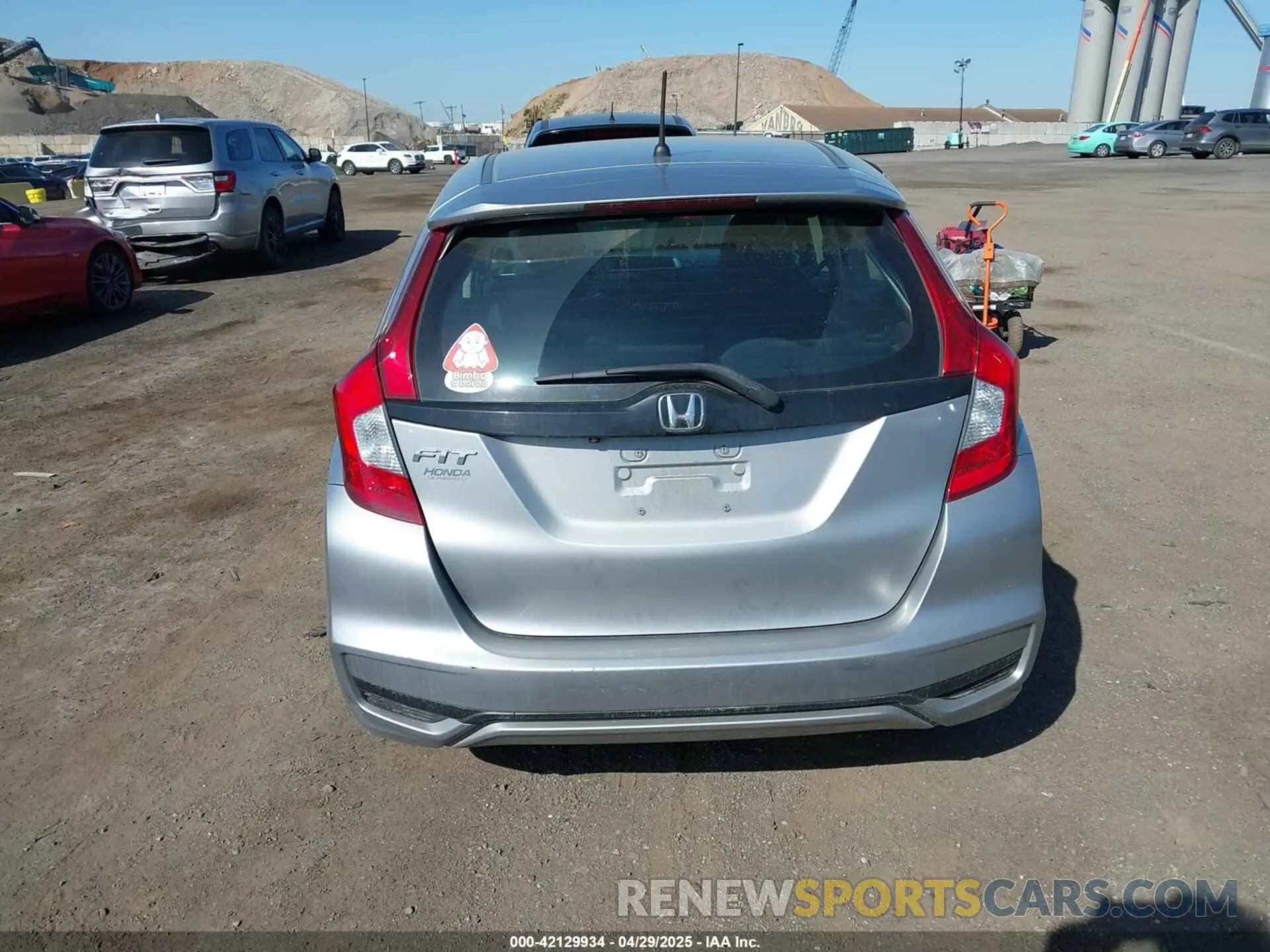 16 Photograph of a damaged car 3HGGK5H44KM750452 HONDA FIT 2019