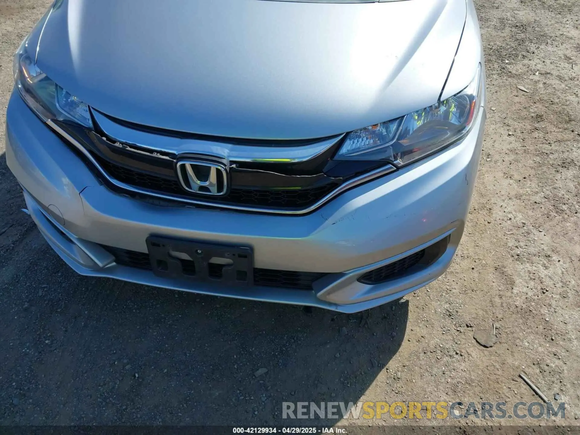 17 Photograph of a damaged car 3HGGK5H44KM750452 HONDA FIT 2019