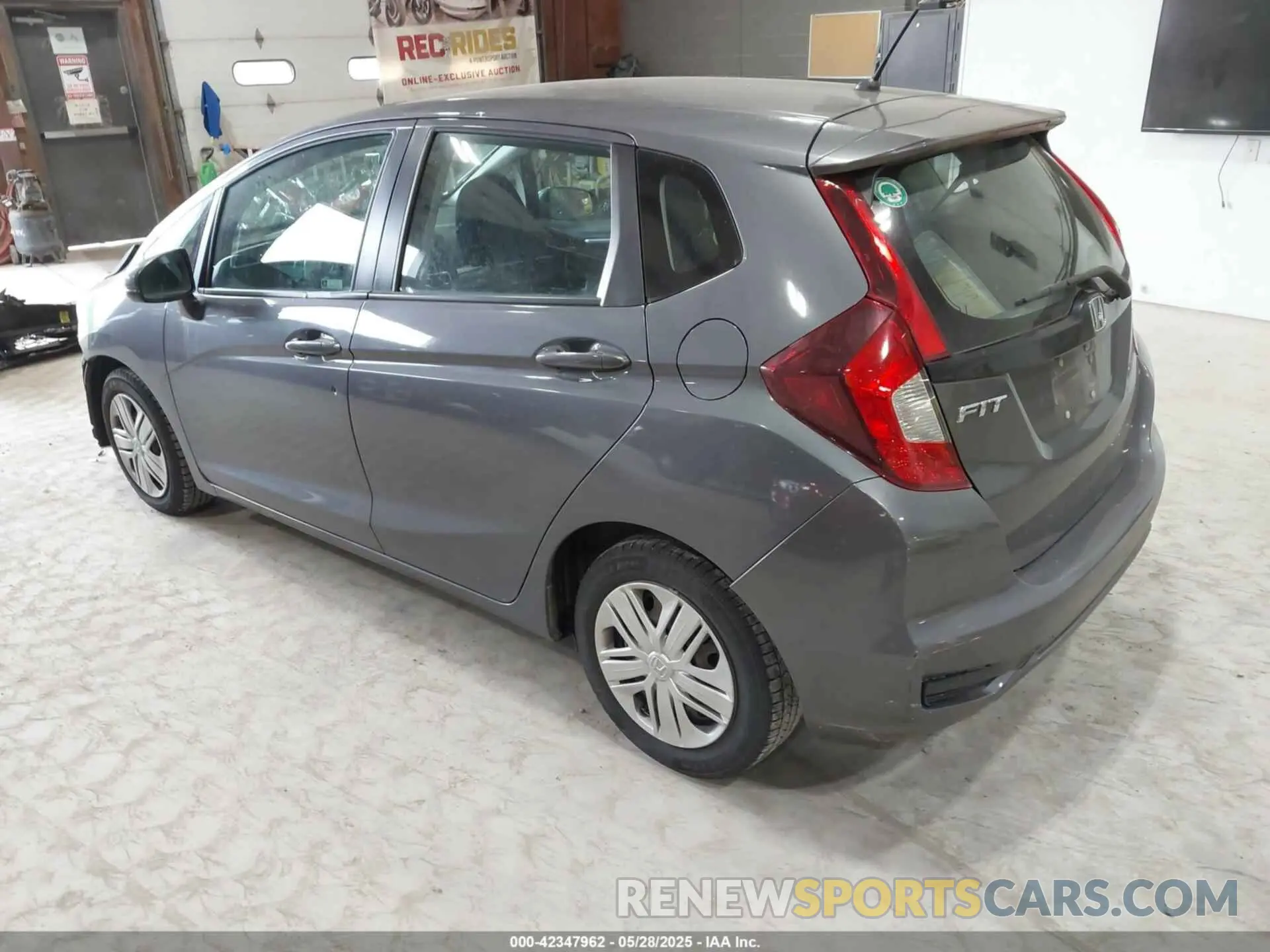 3 Photograph of a damaged car 3HGGK5H45KM732610 HONDA FIT 2019