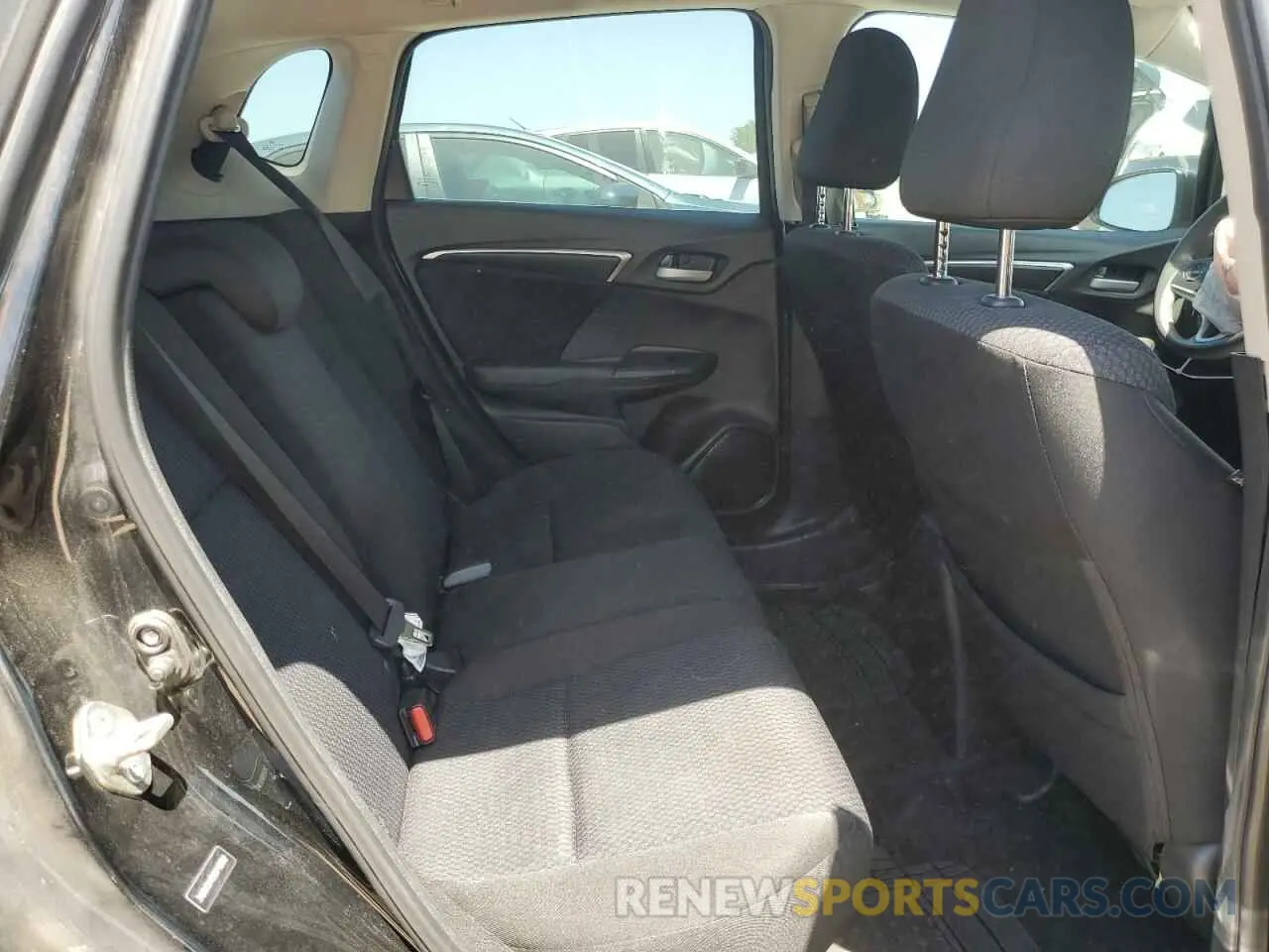 10 Photograph of a damaged car 3HGGK5H45KM740092 HONDA FIT 2019