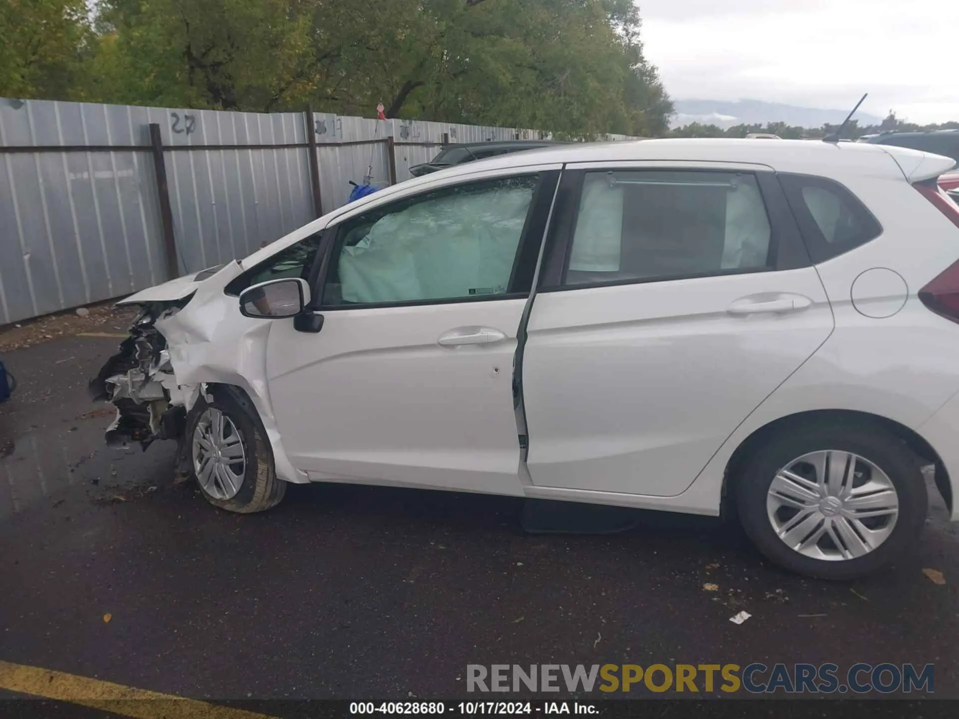 15 Photograph of a damaged car 3HGGK5H45KM745759 HONDA FIT 2019