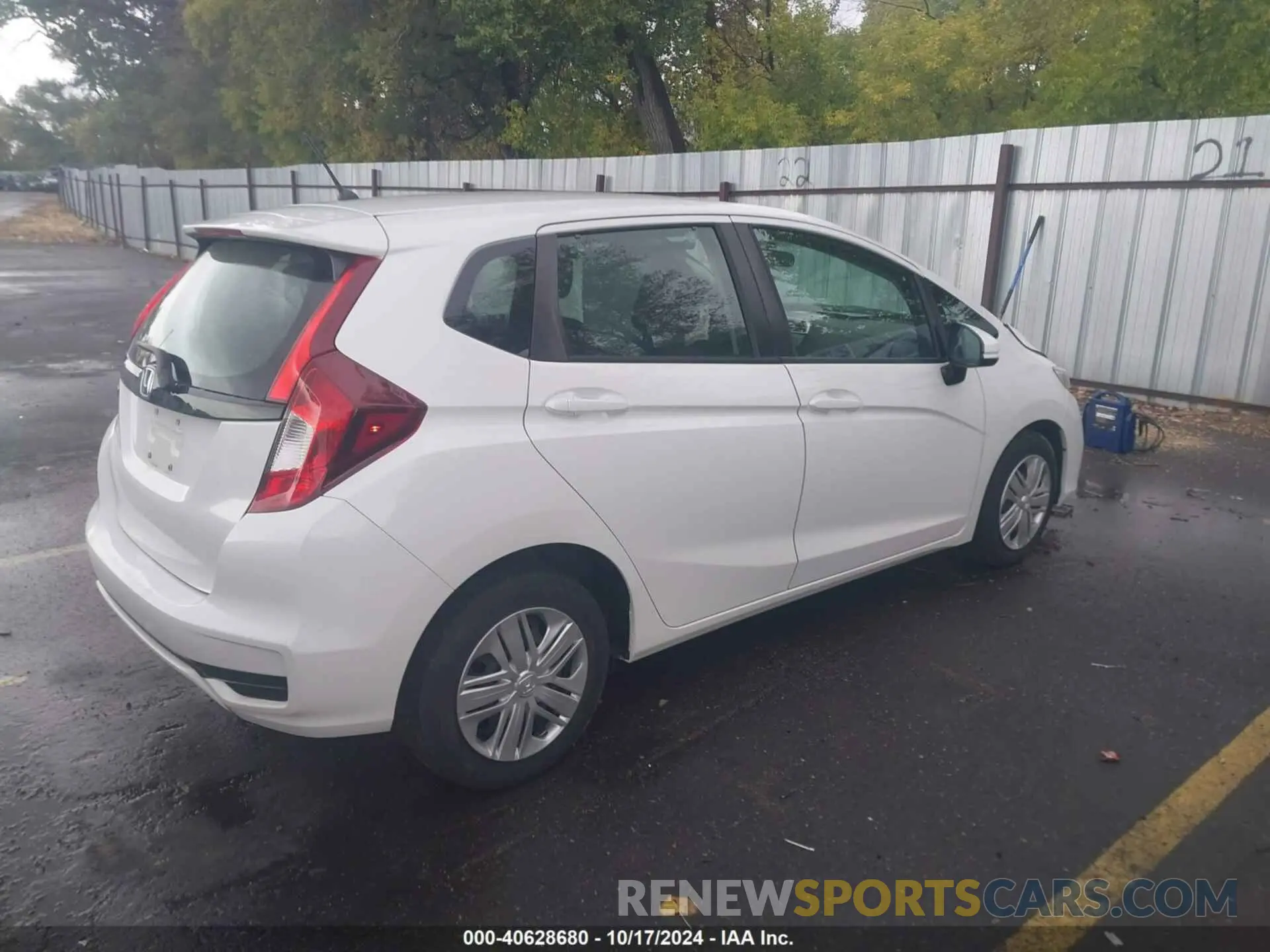 4 Photograph of a damaged car 3HGGK5H45KM745759 HONDA FIT 2019