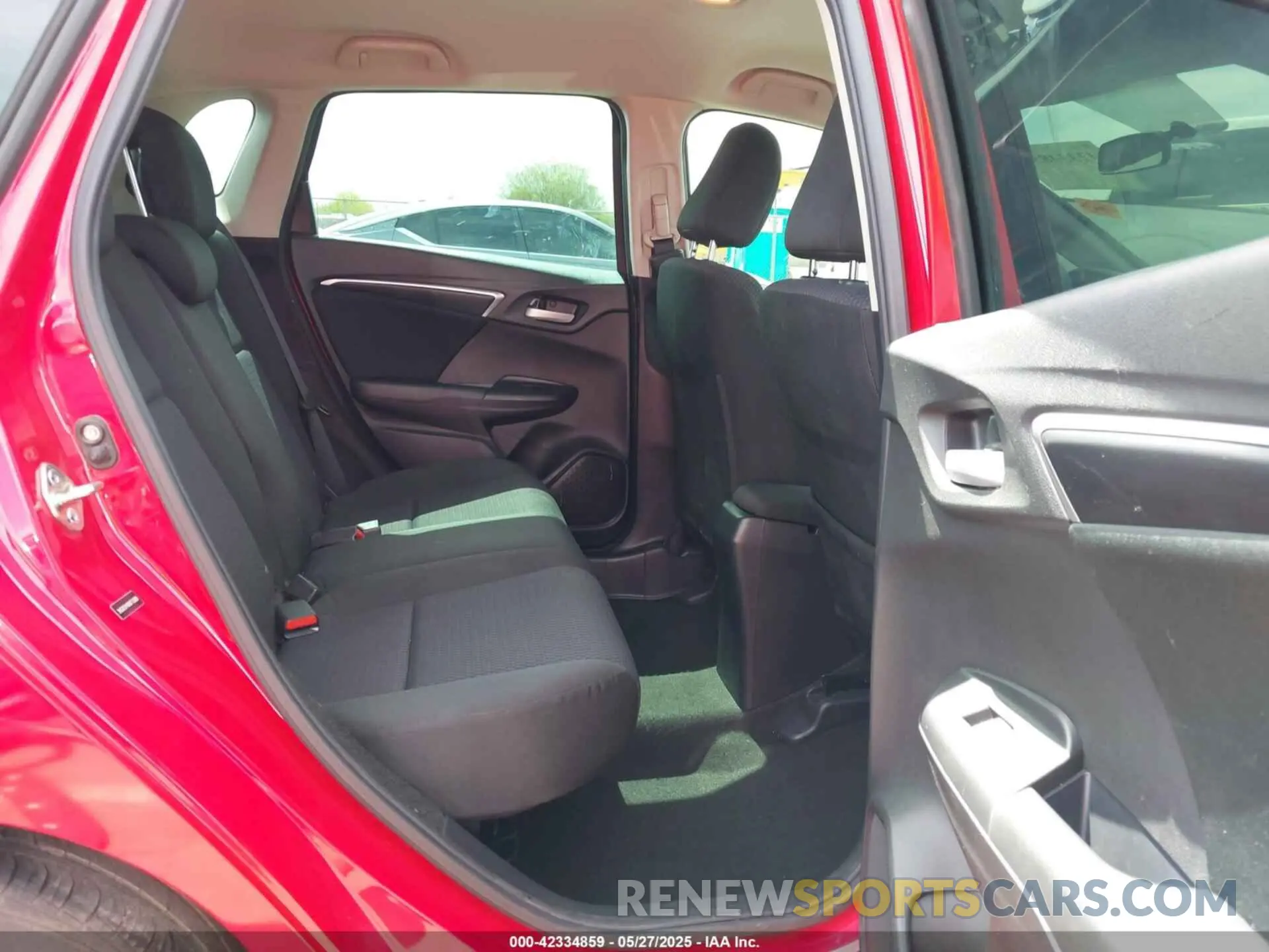 8 Photograph of a damaged car 3HGGK5H46KM710969 HONDA FIT 2019