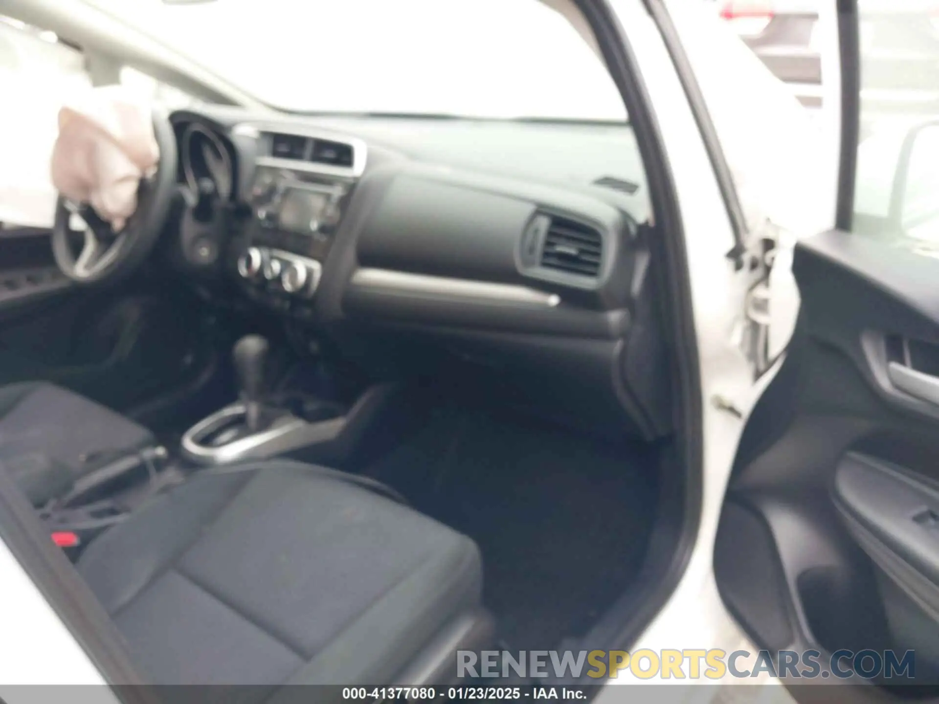 5 Photograph of a damaged car 3HGGK5H46KM731191 HONDA FIT 2019