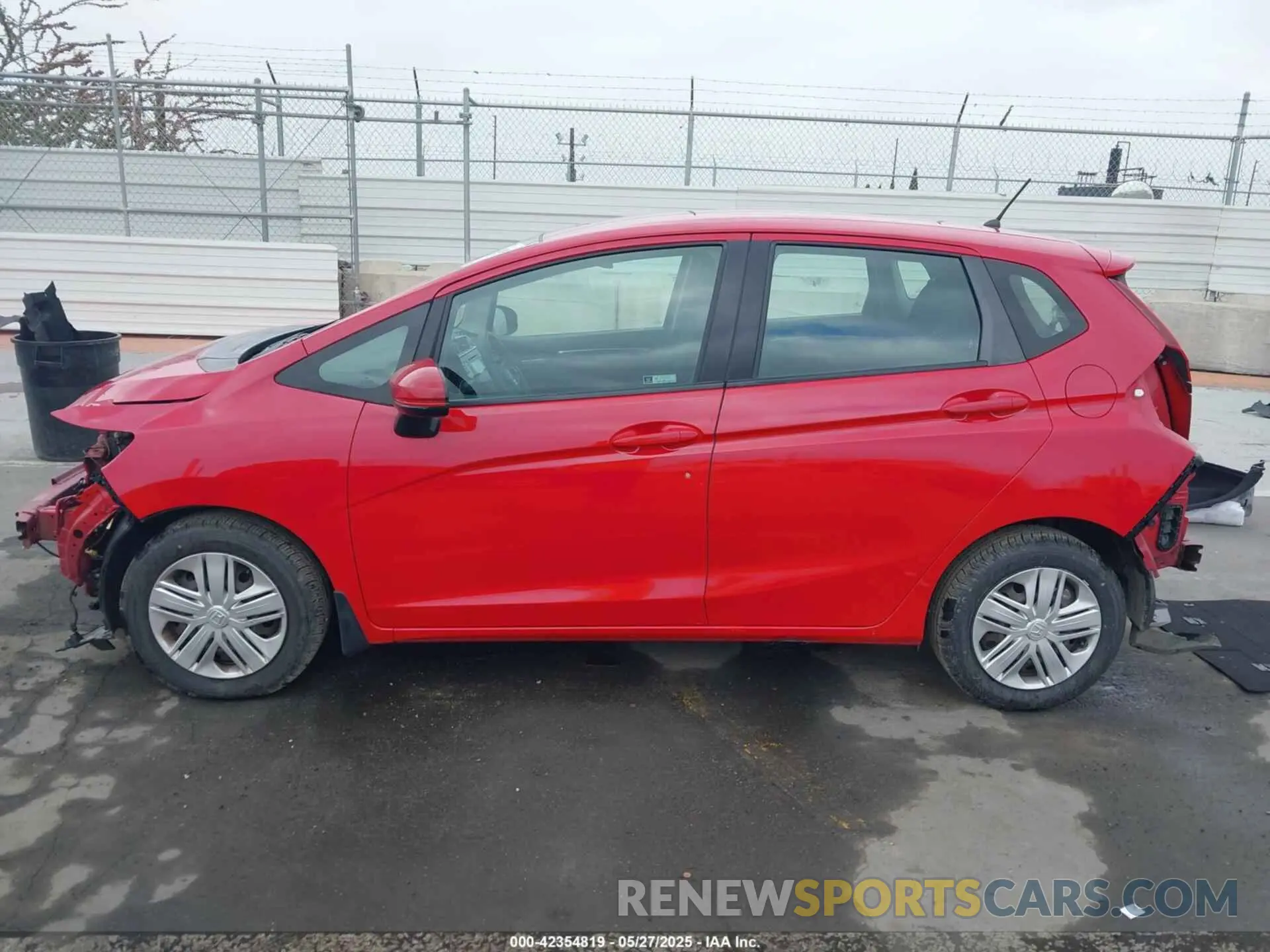 15 Photograph of a damaged car 3HGGK5H46KM733393 HONDA FIT 2019