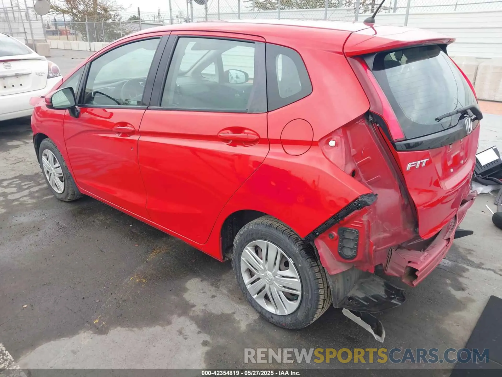 3 Photograph of a damaged car 3HGGK5H46KM733393 HONDA FIT 2019