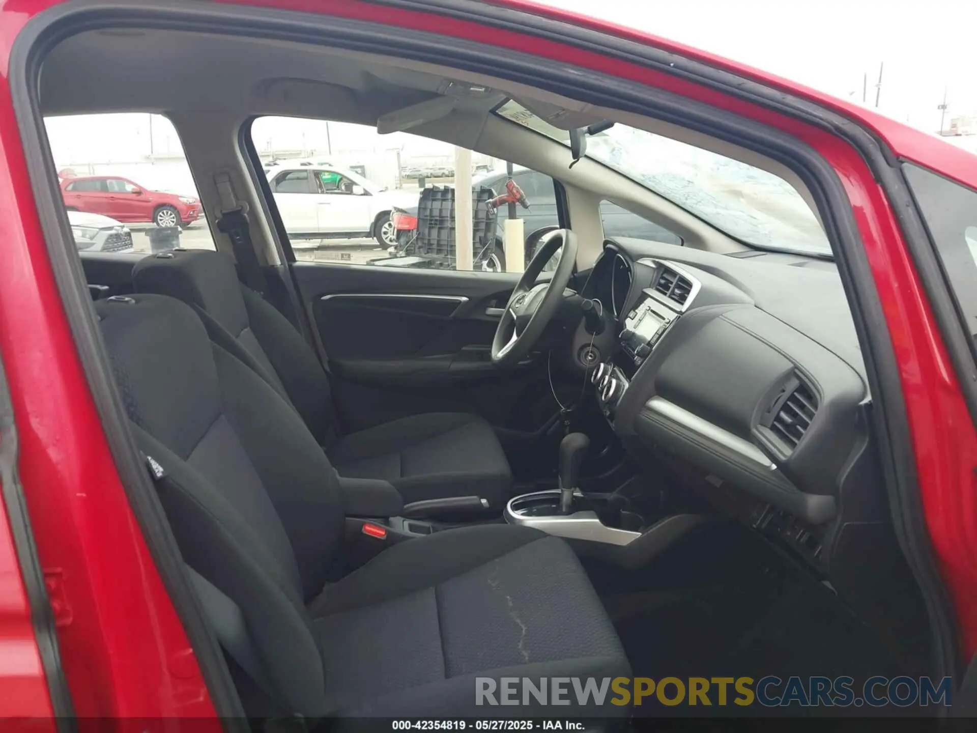 5 Photograph of a damaged car 3HGGK5H46KM733393 HONDA FIT 2019