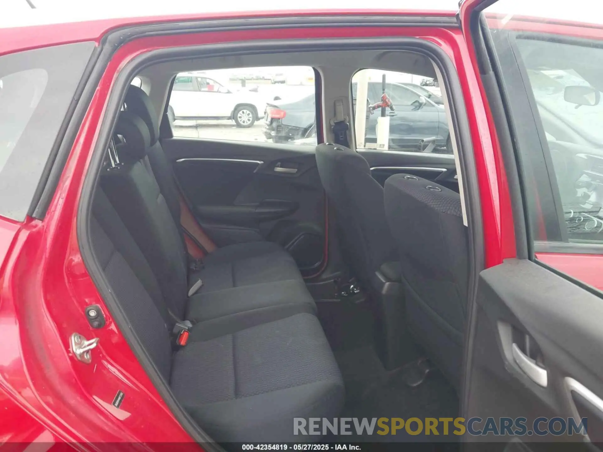 8 Photograph of a damaged car 3HGGK5H46KM733393 HONDA FIT 2019