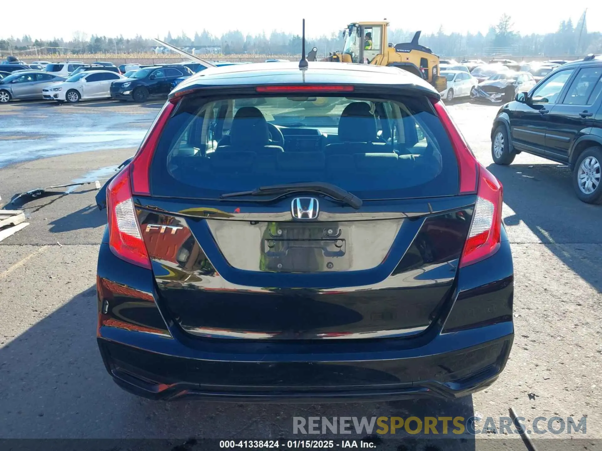 17 Photograph of a damaged car 3HGGK5H46KM735161 HONDA FIT 2019