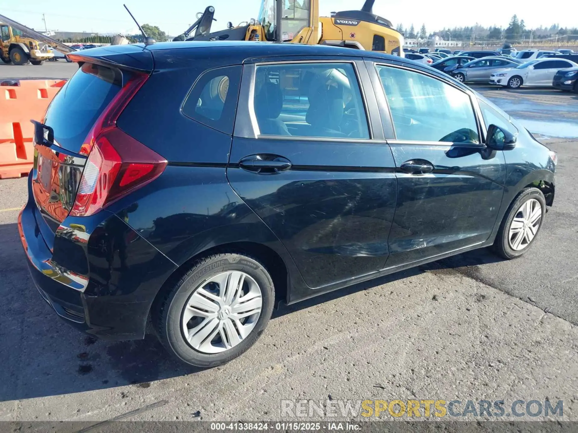 4 Photograph of a damaged car 3HGGK5H46KM735161 HONDA FIT 2019