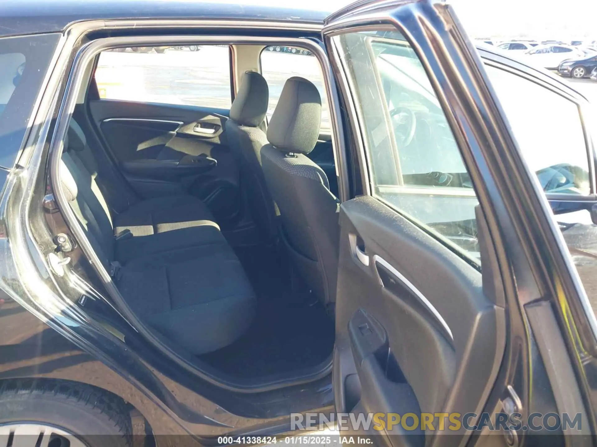 8 Photograph of a damaged car 3HGGK5H46KM735161 HONDA FIT 2019