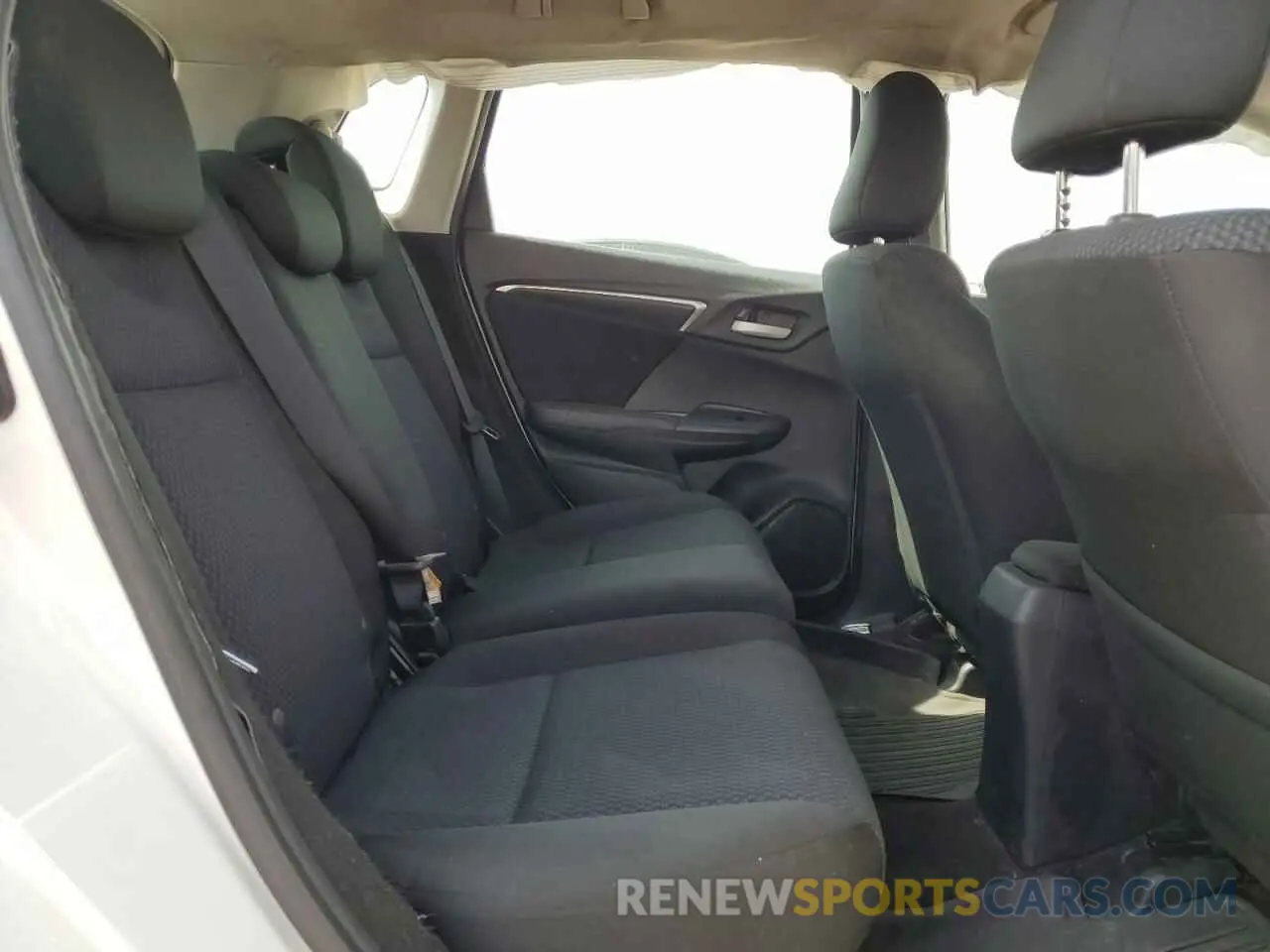 10 Photograph of a damaged car 3HGGK5H46KM737735 HONDA FIT 2019