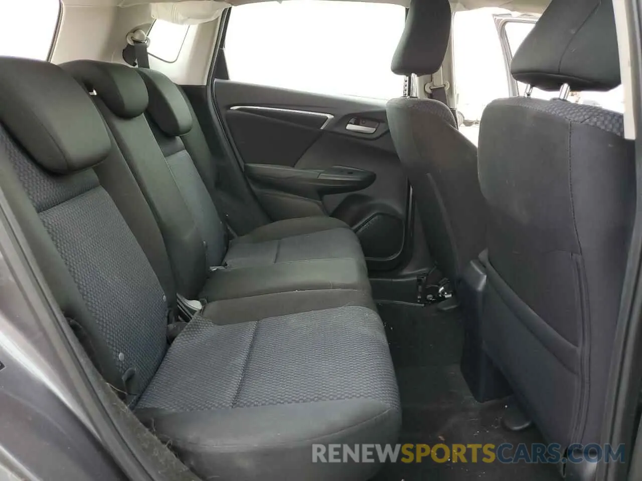 10 Photograph of a damaged car 3HGGK5H46KM747181 HONDA FIT 2019
