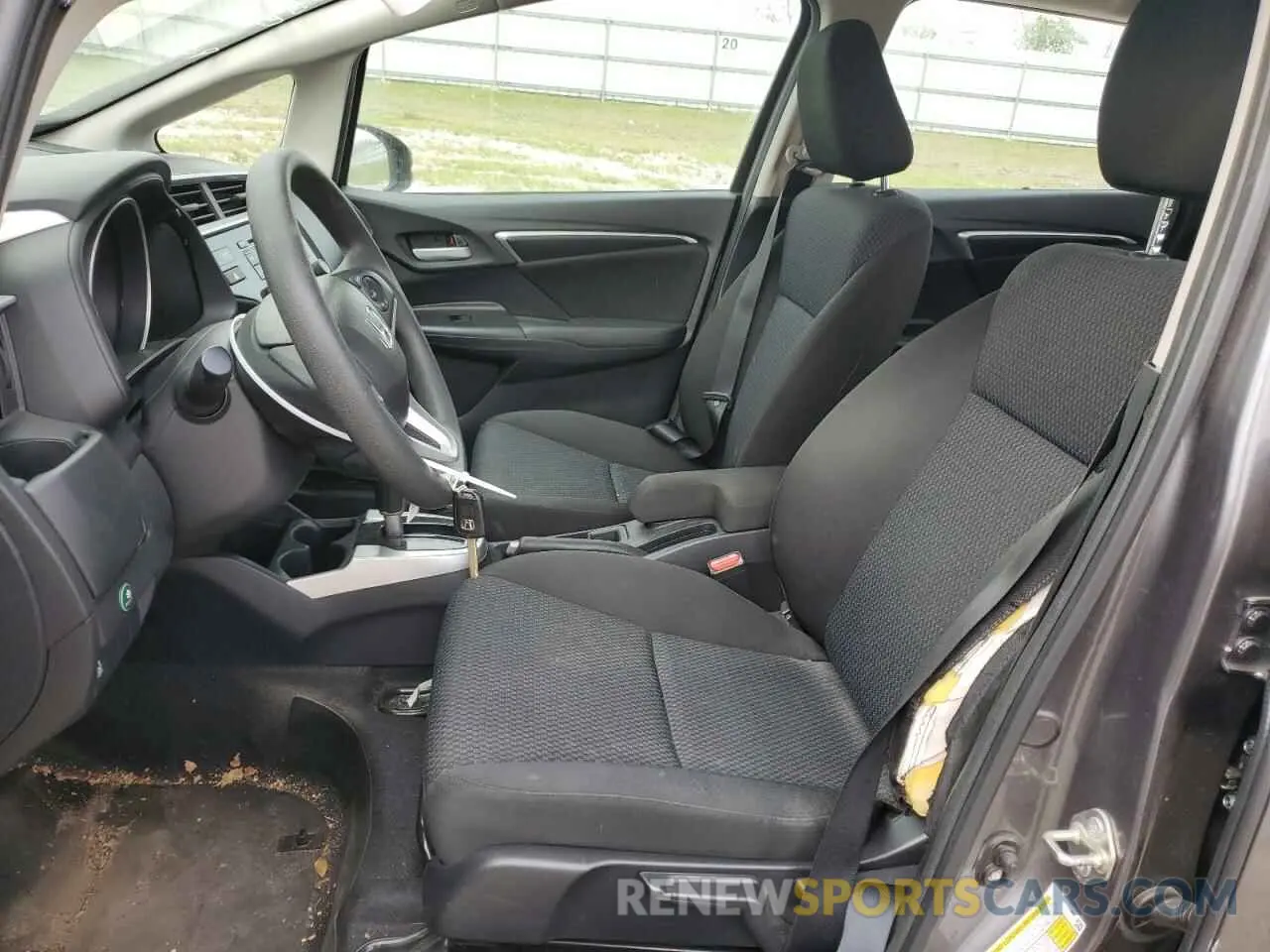7 Photograph of a damaged car 3HGGK5H46KM747181 HONDA FIT 2019