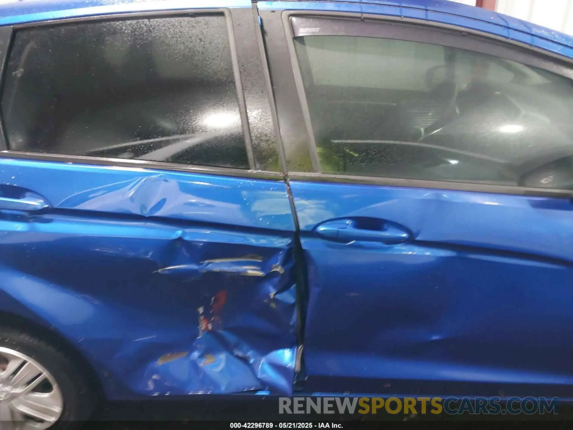 13 Photograph of a damaged car 3HGGK5H47KM736786 HONDA FIT 2019